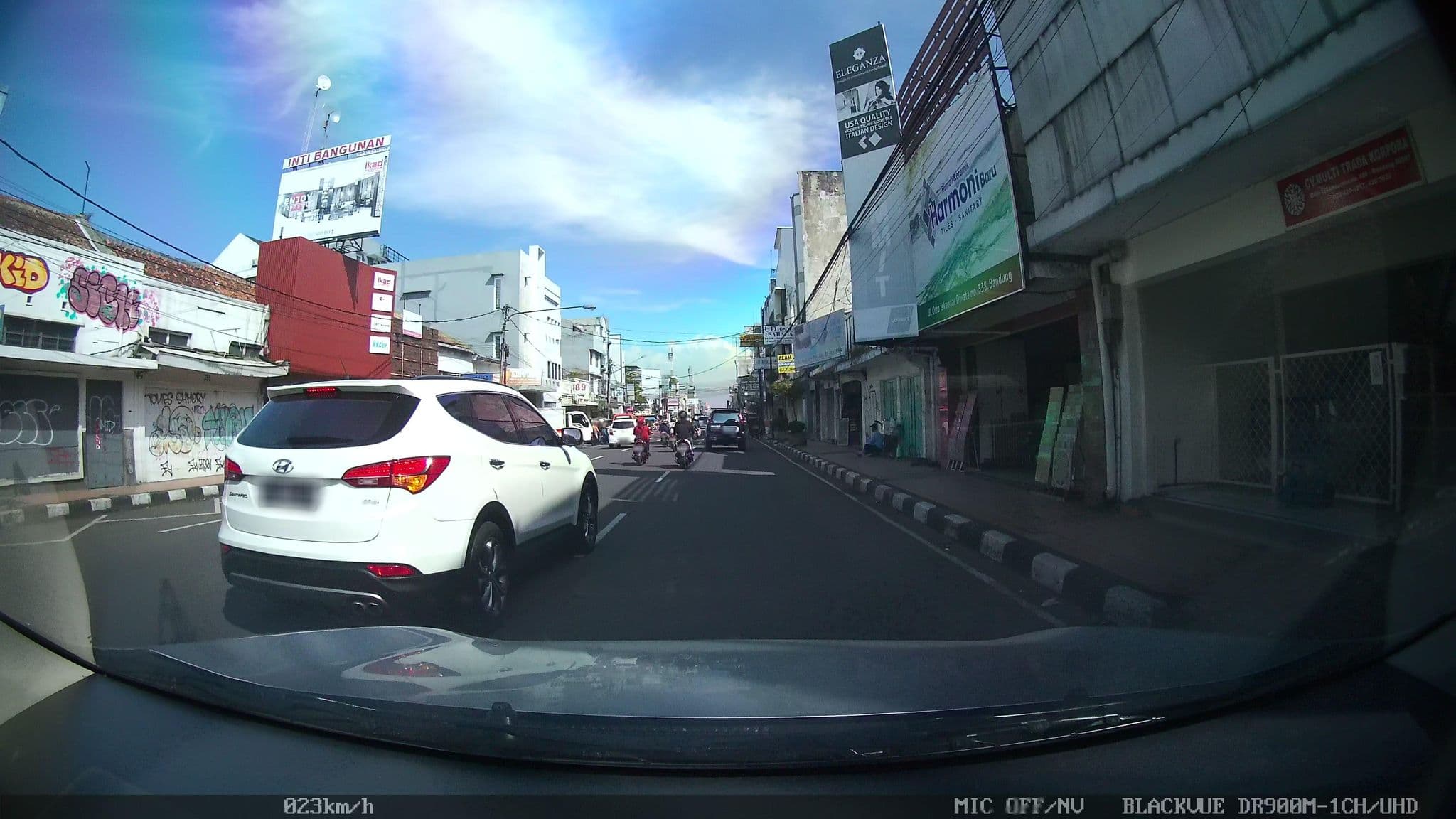 Street view near Citra Pasundan Internasional Boutique, Bandung — © kaart_2 (CC BY-SA · Mapillary)