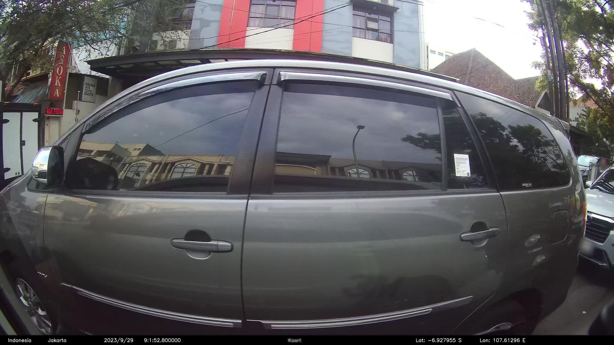 Street view near Airy Regol Lengkong Besar 62 Bandung, Bandung — © kaart_2 (CC BY-SA · Mapillary)