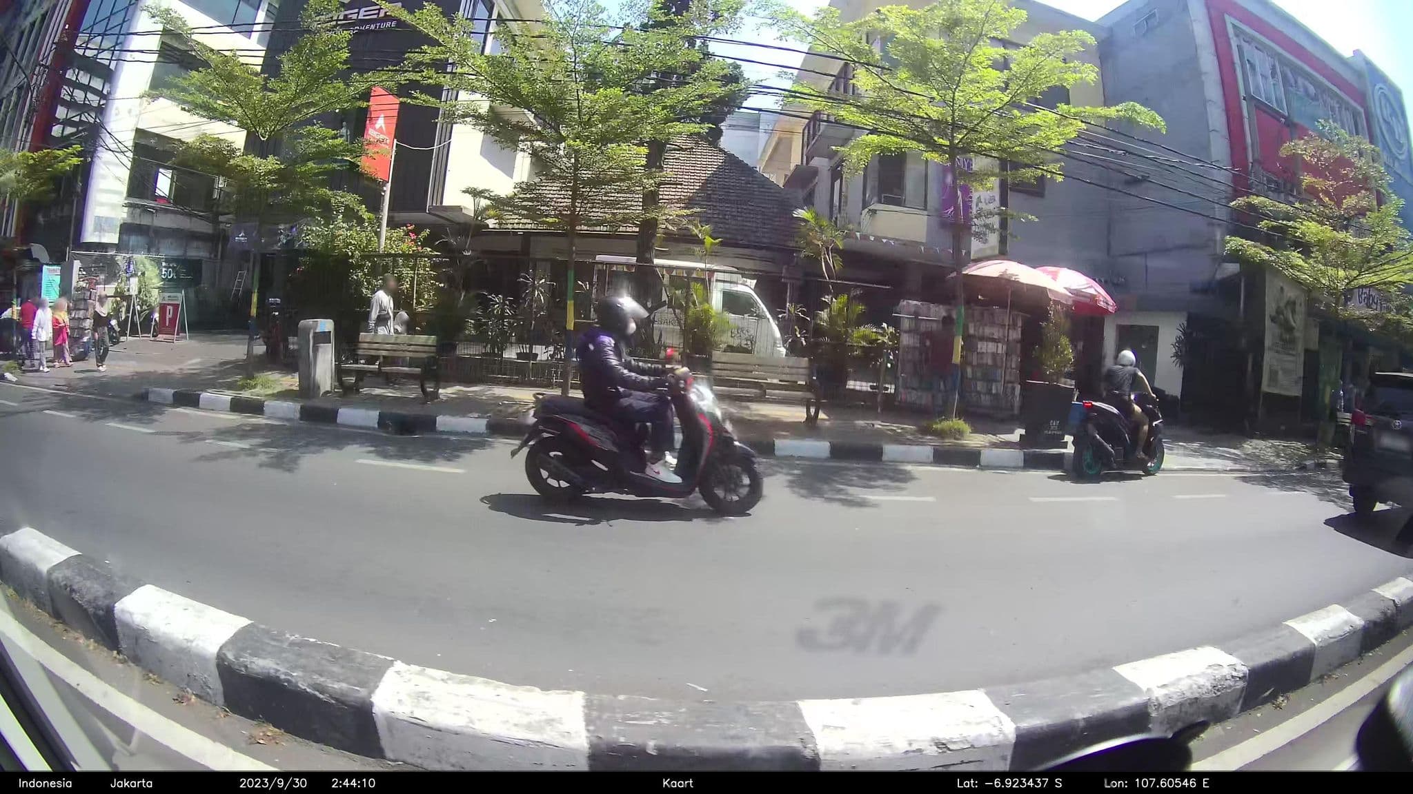 Street view near Harapan Eka Graha PT Hotel, Bandung — © kaart_2 (CC BY-SA · Mapillary)