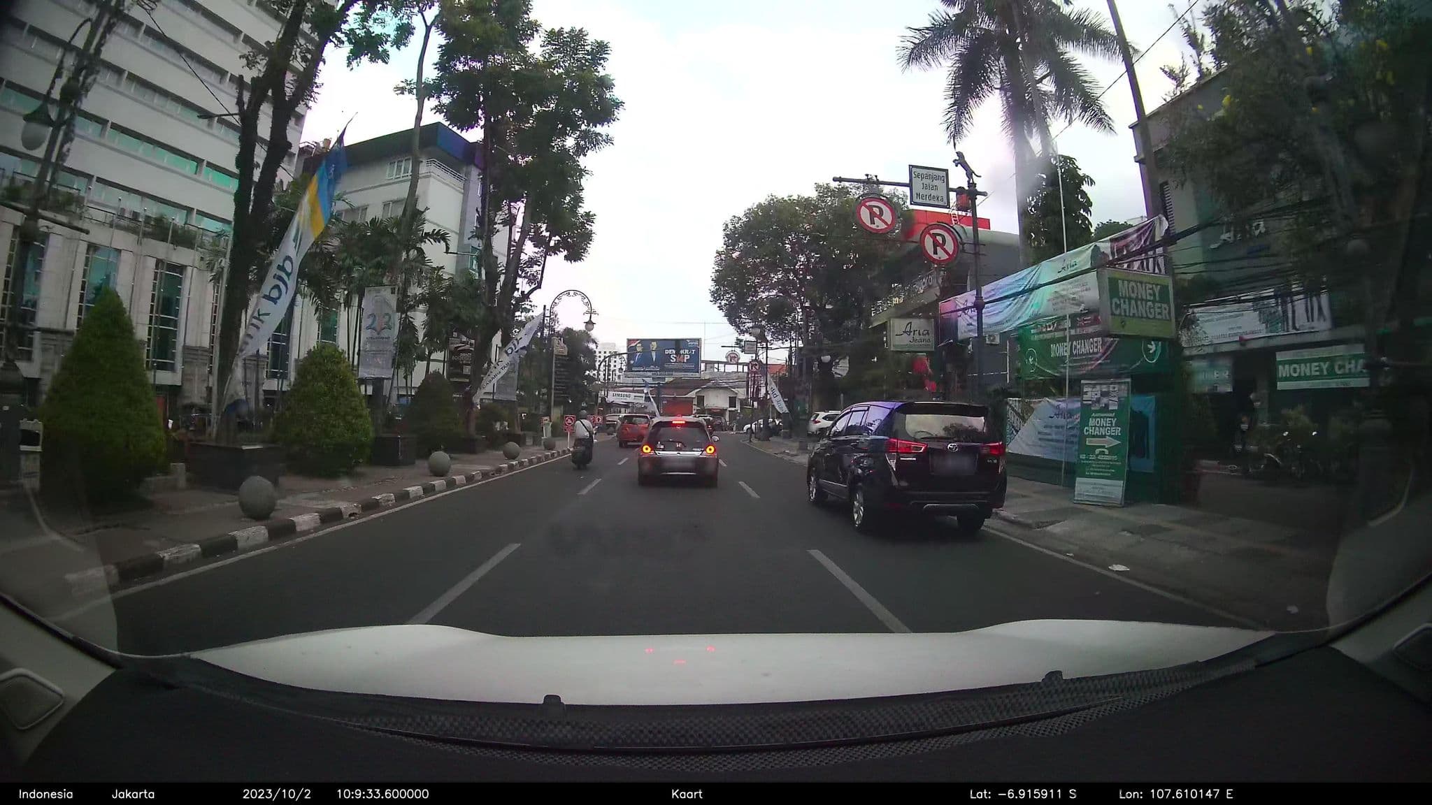 Street view near Grand Royal Panghegar, Bandung — © kaart5 (CC BY-SA · Mapillary)
