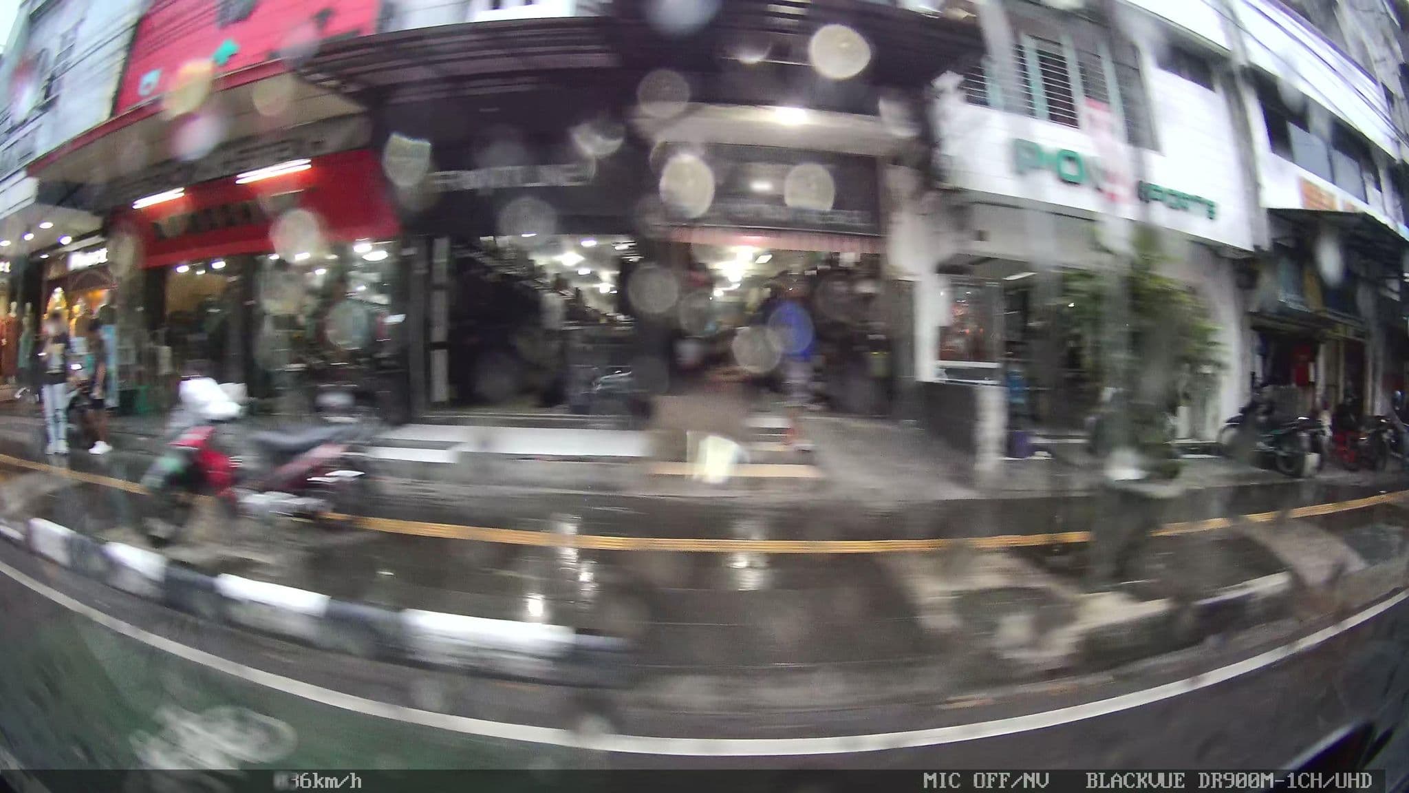 Street view near Airy Alun Alun Dewi Sartika 18 Bandung, Bandung — © kaart_2 (CC BY-SA · Mapillary)