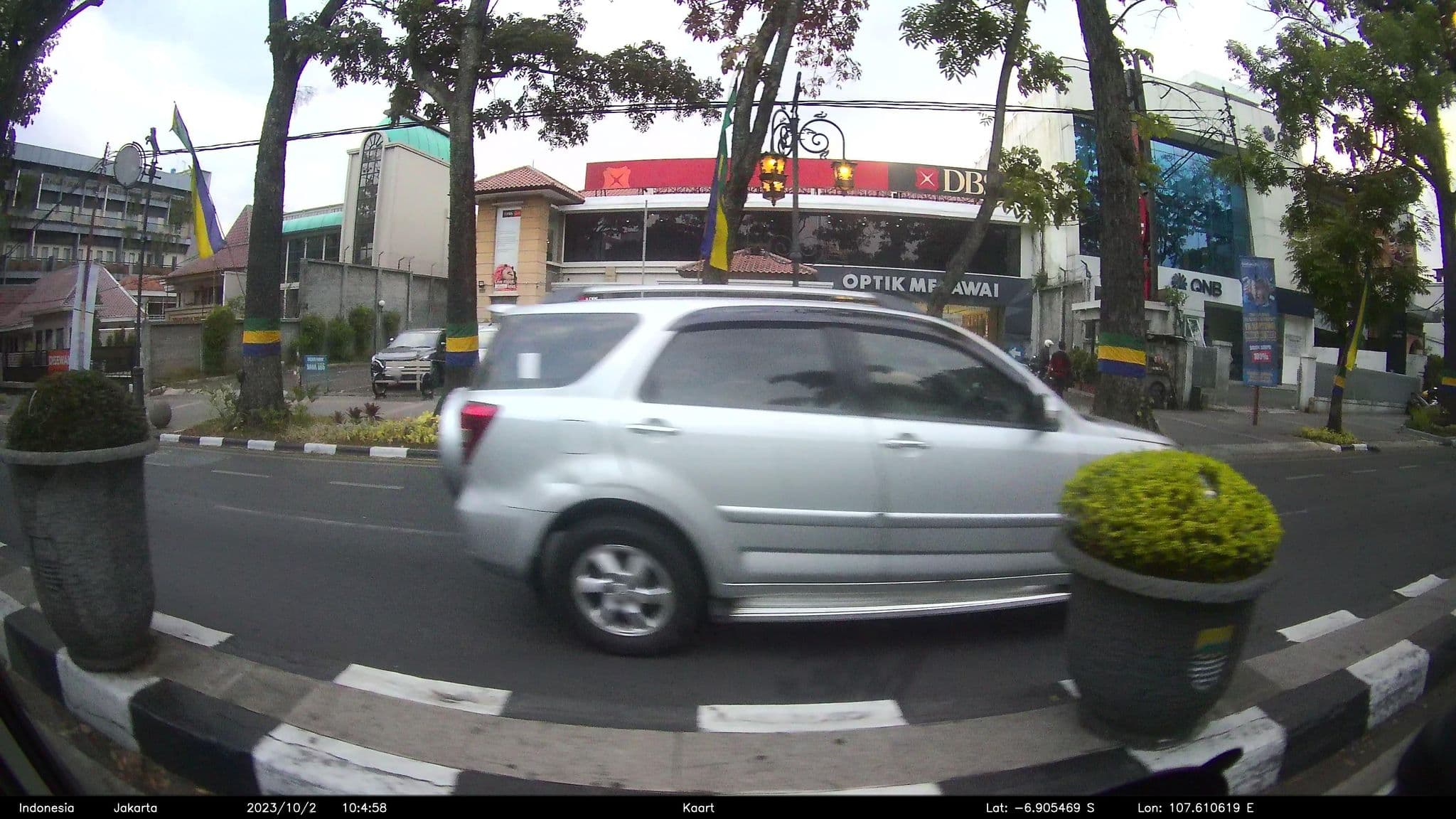 Street view near Asrama Mahasiswa Bangka, Bandung — © kaart5 (CC BY-SA · Mapillary)