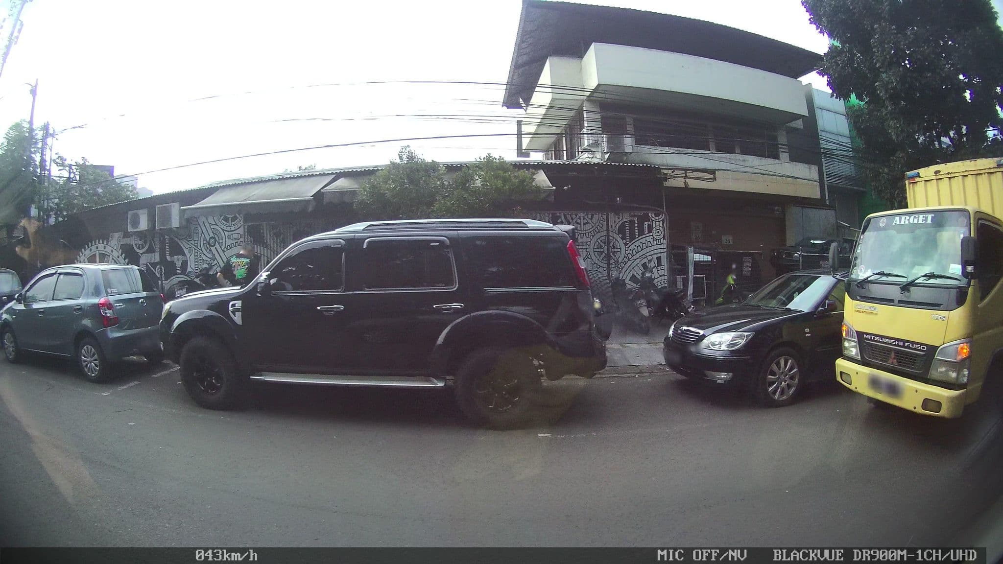 Street view near Hotel Royal Corner, Bandung — © kaart_2 (CC BY-SA · Mapillary)