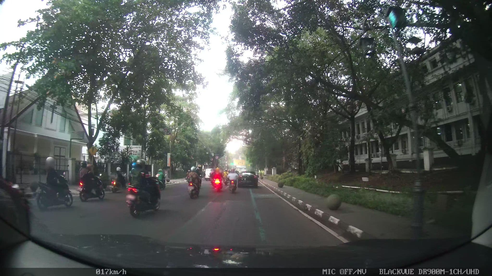 Street view near Kedaton Luxury Hotel, Bandung — © kaart5 (CC BY-SA · Mapillary)