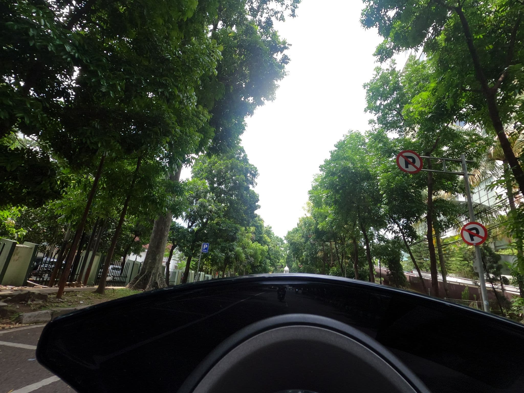 Street view near Swimming Pool Santika Hotel, Bandung — © addharuery (CC BY-SA · Mapillary)