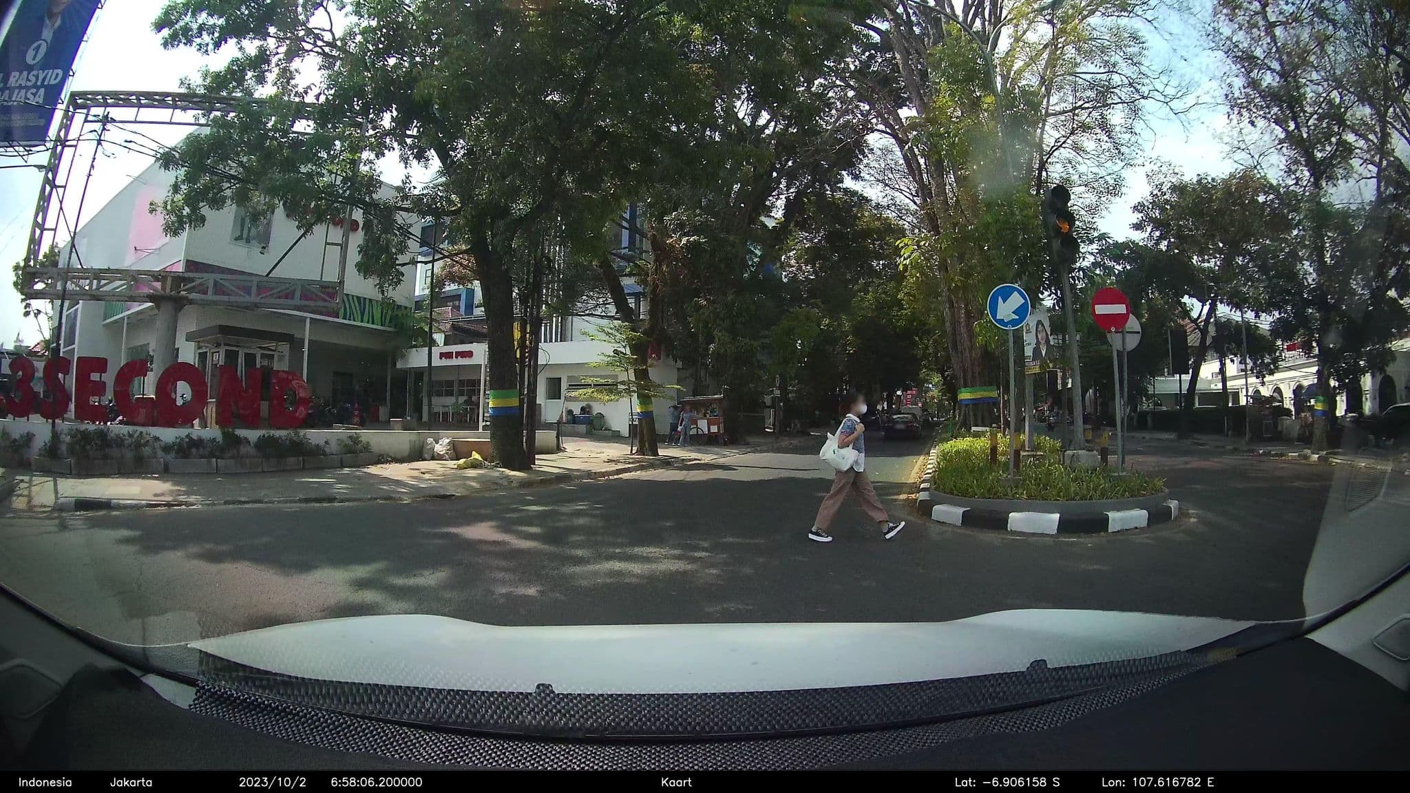 Street view near De Paviljoen Bandung by HIM, Bandung — © kaart5 (CC BY-SA · Mapillary)