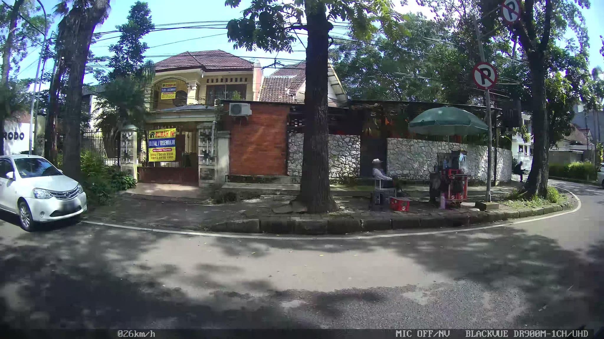 Street view near Hotel Lombok, Bandung — © kaart_2 (CC BY-SA · Mapillary)