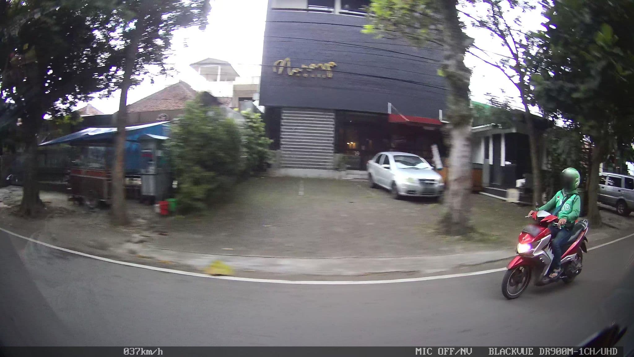 Street view near Naraya Guest House, Bandung — © kaart_2 (CC BY-SA · Mapillary)