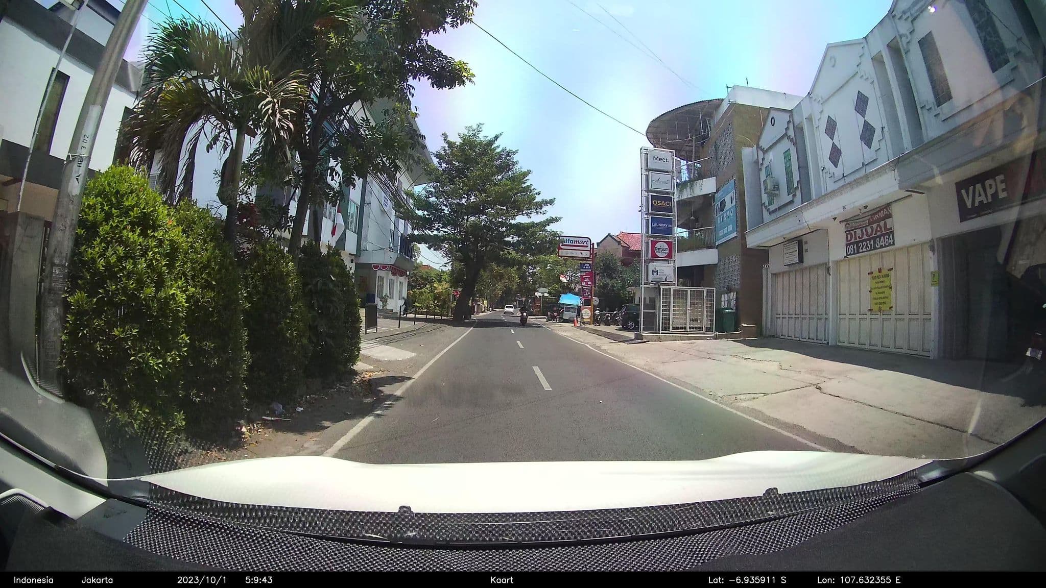 Street view near The Eigth, Bandung — © kaart5 (CC BY-SA · Mapillary)