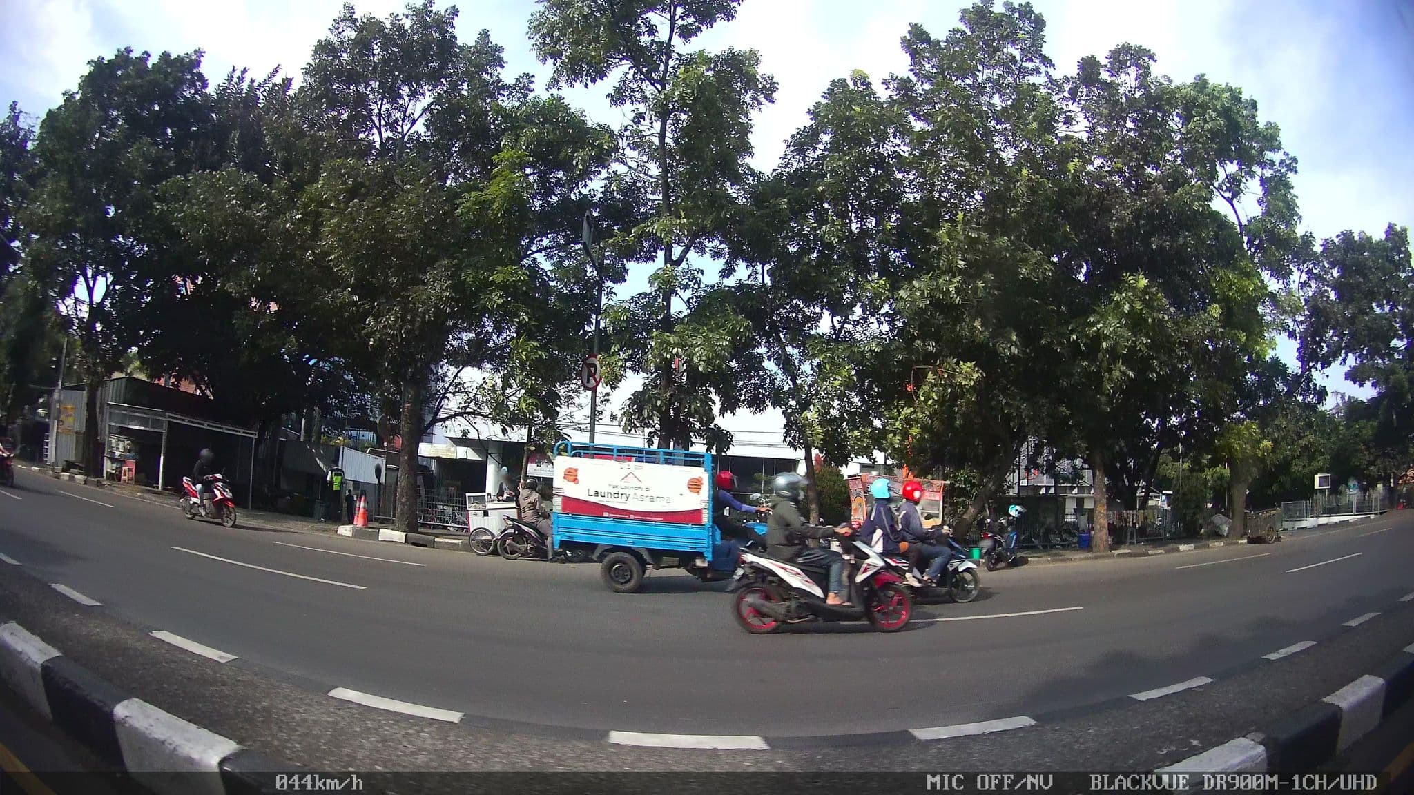 Street view near Hotel Bumi Asih Jaya Bandung, Bandung — © kaart_1 (CC BY-SA · Mapillary)