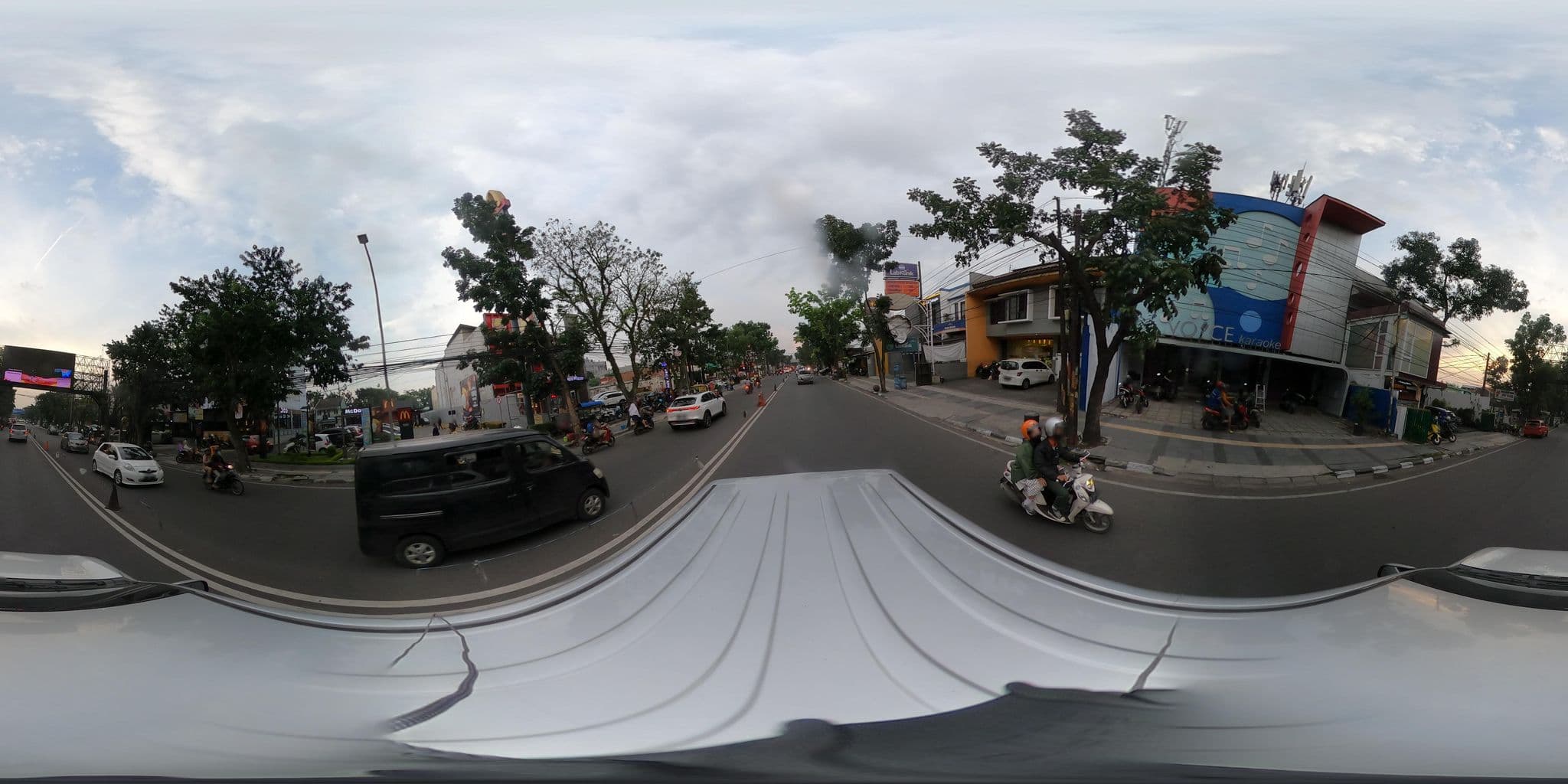 Street view near Vio Hotel Cimanuk, Bandung — © kaart_360 (CC BY-SA · Mapillary)