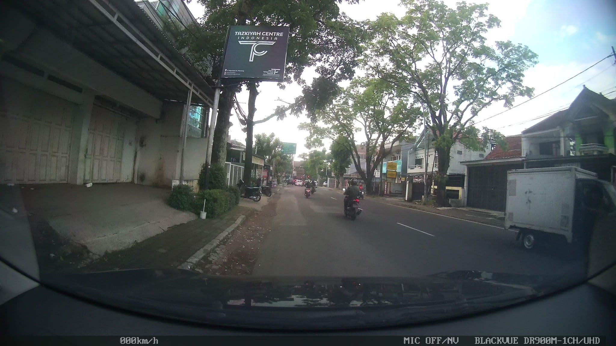 Street view near Hotel Narapati Indah, Bandung — © kaart_2 (CC BY-SA · Mapillary)