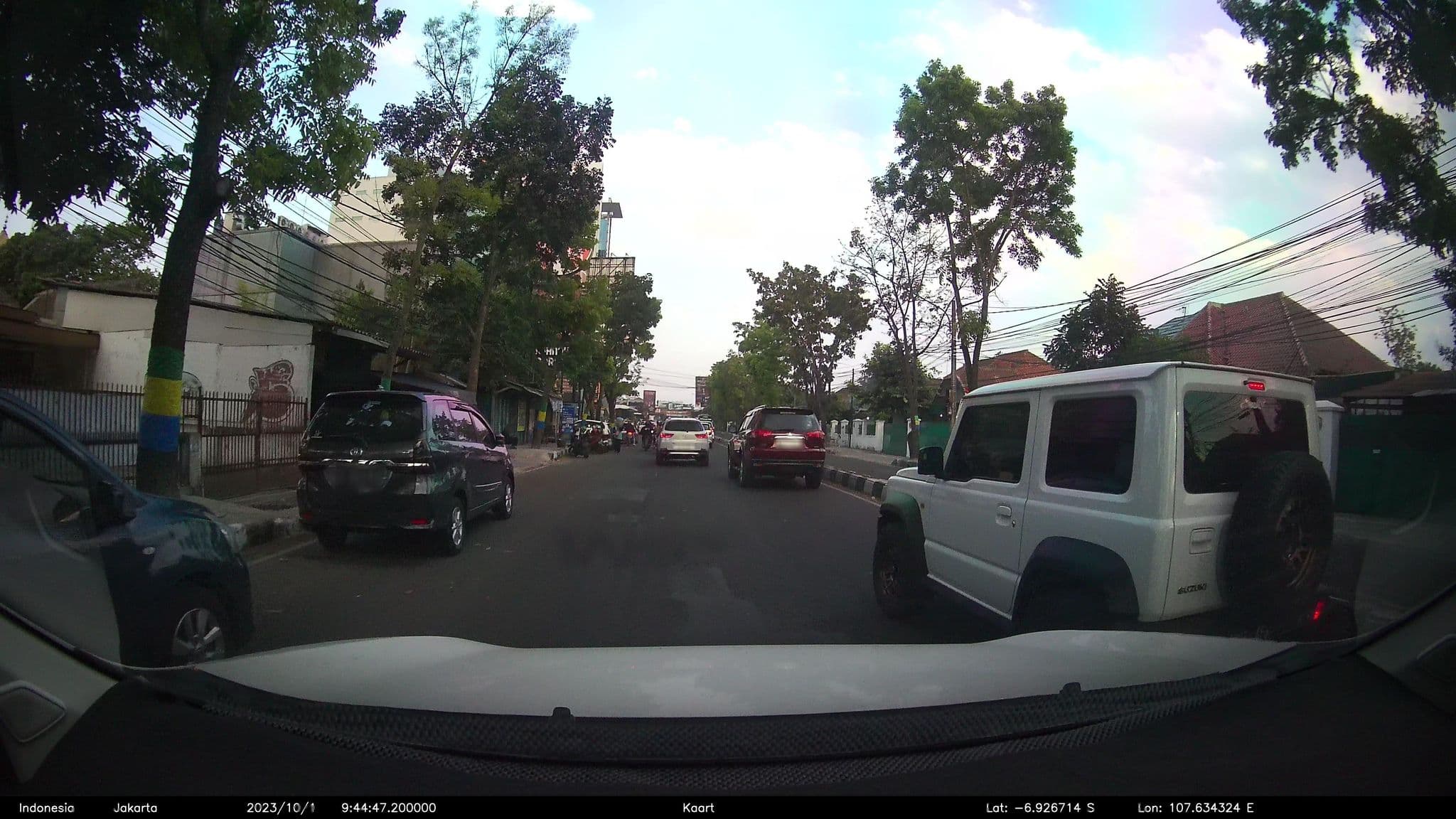 Street view near Hotel Turangga, Bandung — © kaart5 (CC BY-SA · Mapillary)