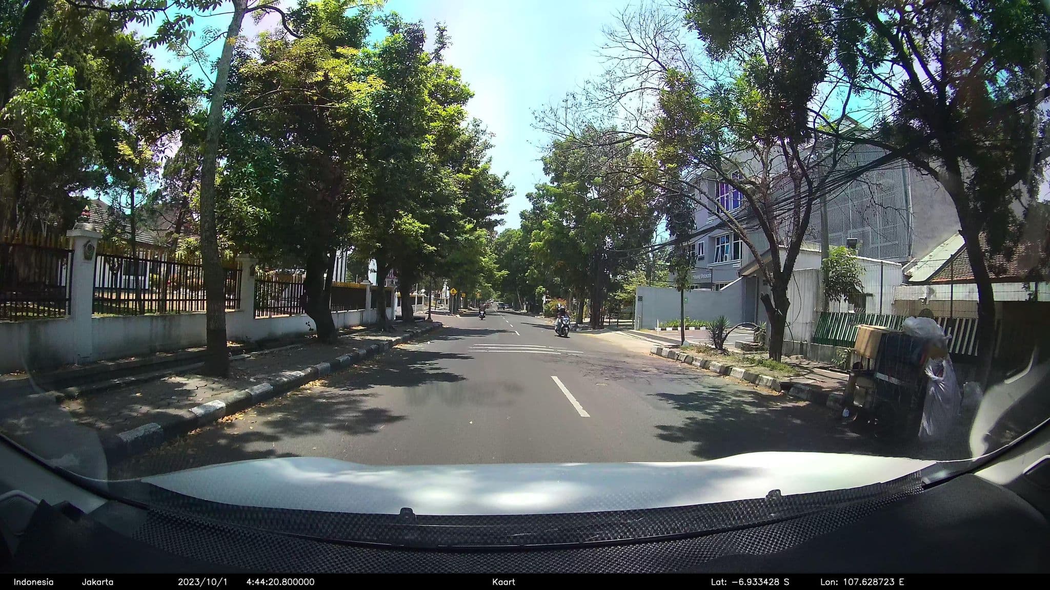 Street view near KENCANA, Bandung — © kaart5 (CC BY-SA · Mapillary)