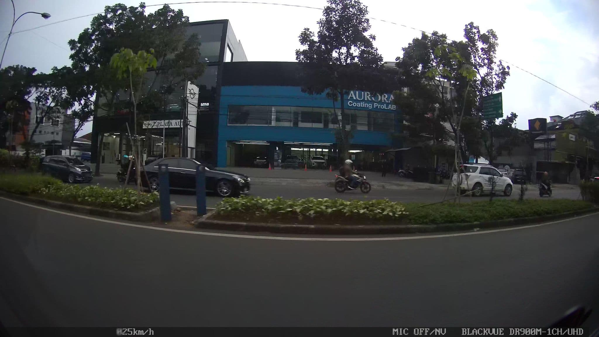 Street view near HoteL 10 banteng, Bandung — © kaart_2 (CC BY-SA · Mapillary)