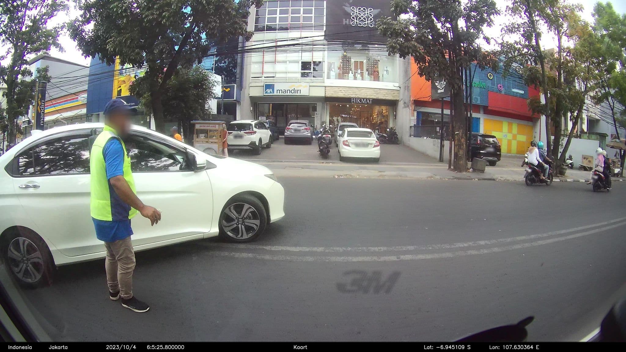Street view near Laut Biru Resort, Bandung — © kaart_2 (CC BY-SA · Mapillary)