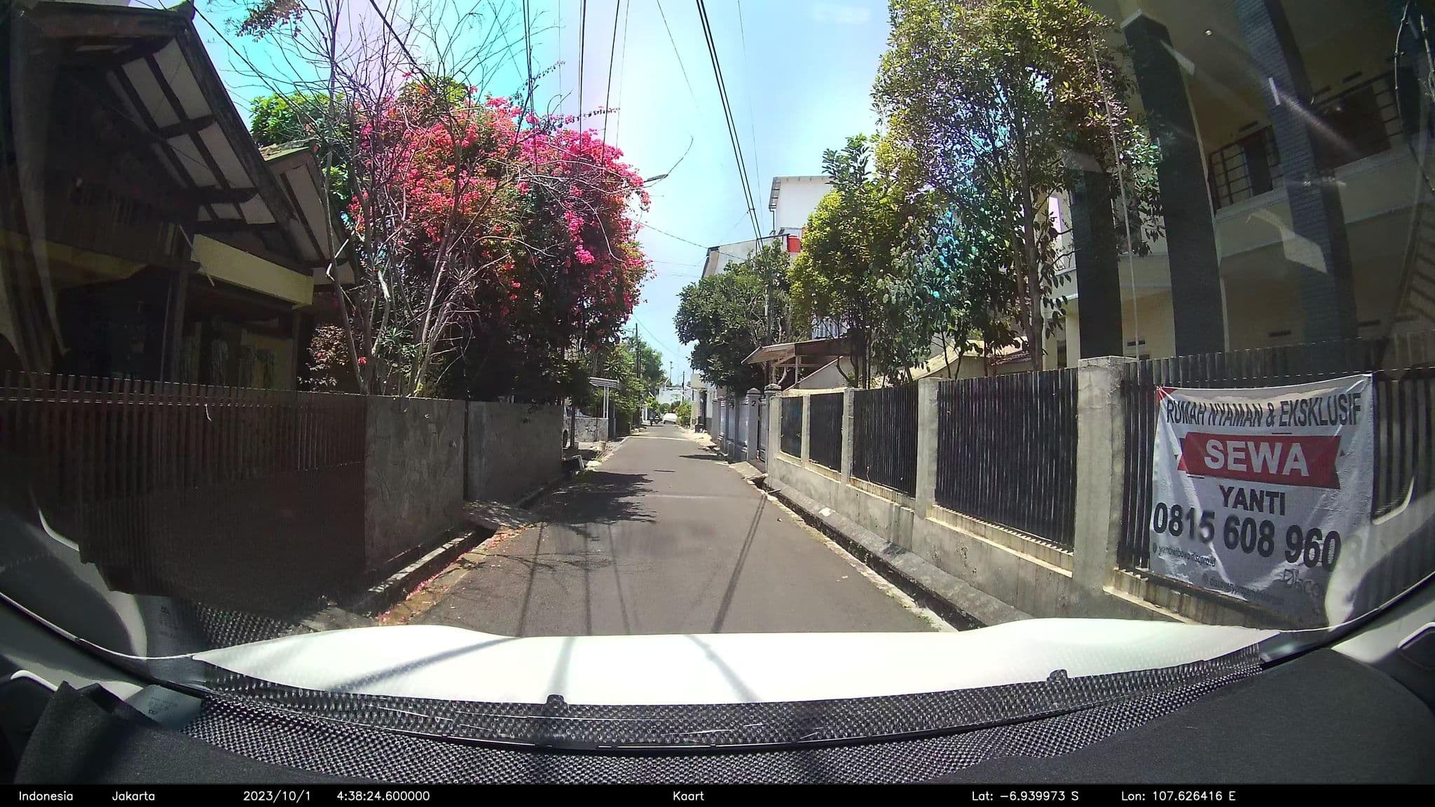 Street view near Hotel The Feli, Bandung — © kaart5 (CC BY-SA · Mapillary)