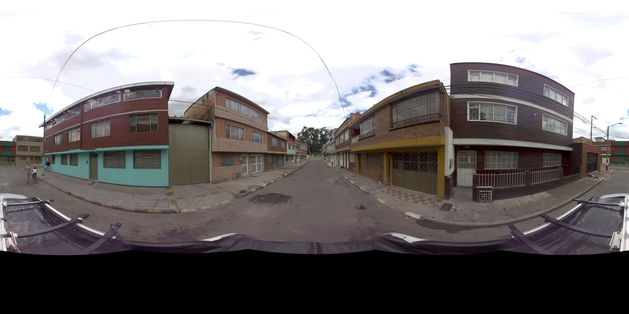 Street view near Familia Moreno, Bogotá