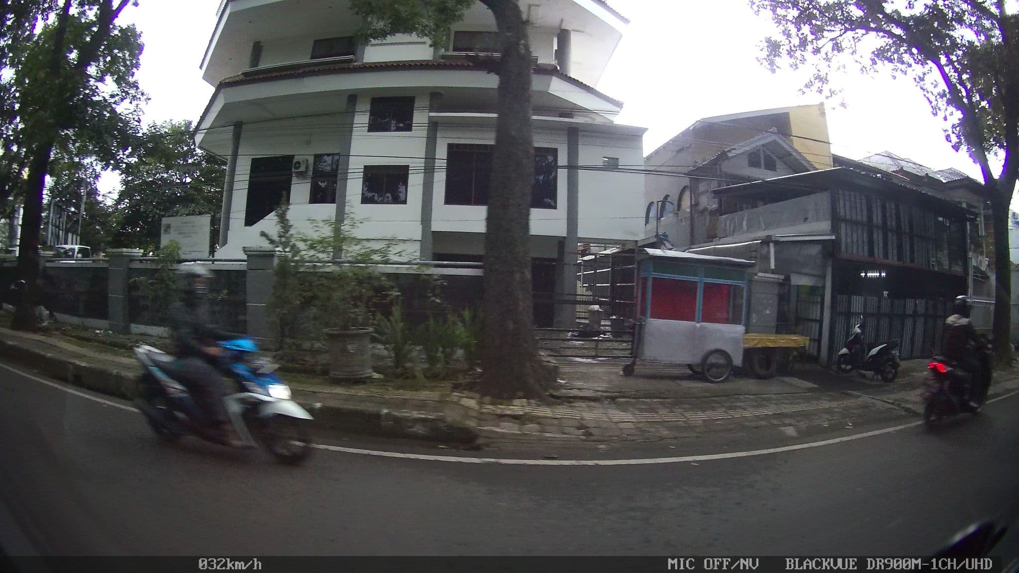 Street view near Hotel PGRI, Bandung — © kaart_2 (CC BY-SA · Mapillary)