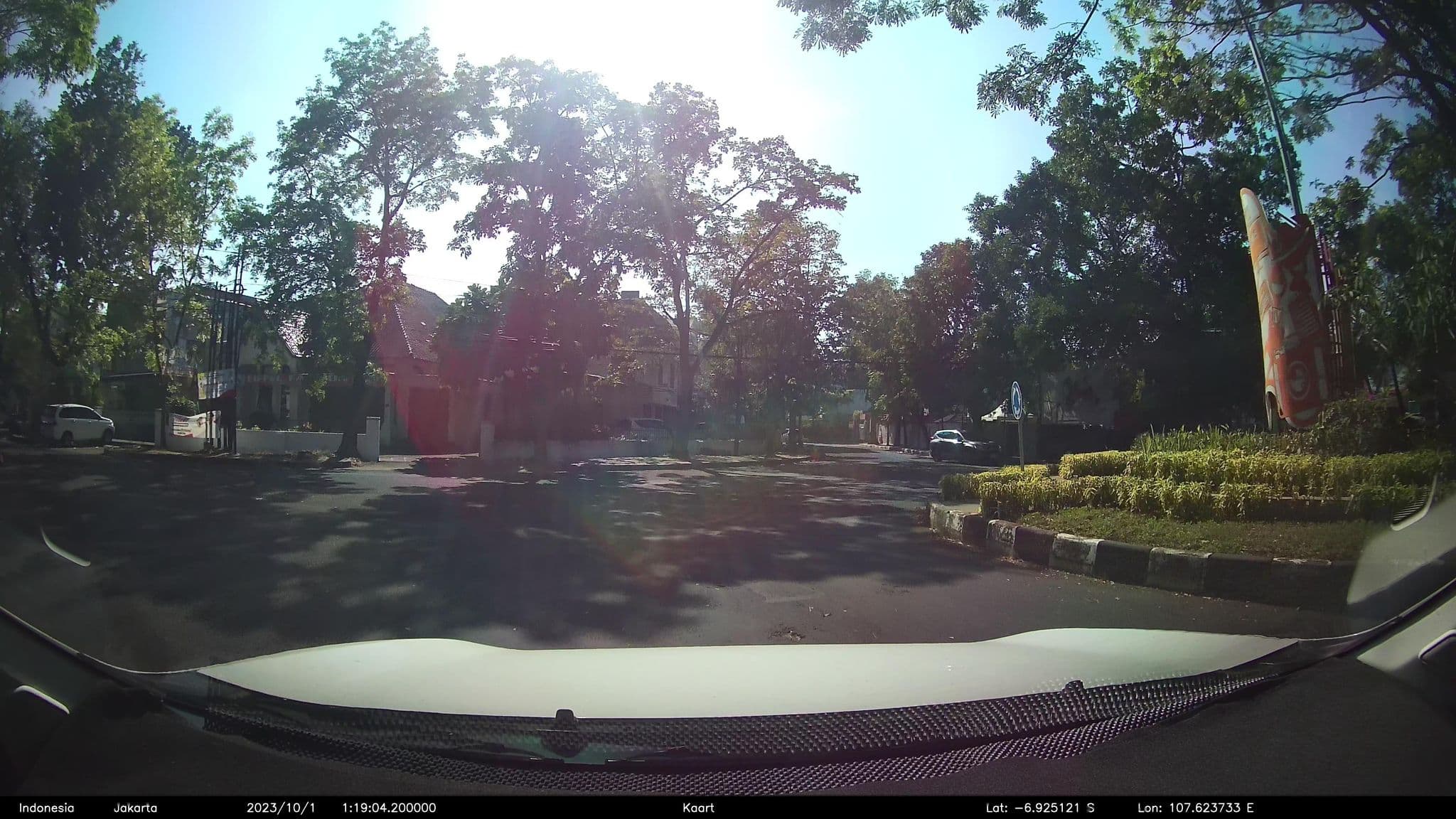 Street view near De'Java Guest House And Resto Bandung, Bandung — © kaart5 (CC BY-SA · Mapillary)