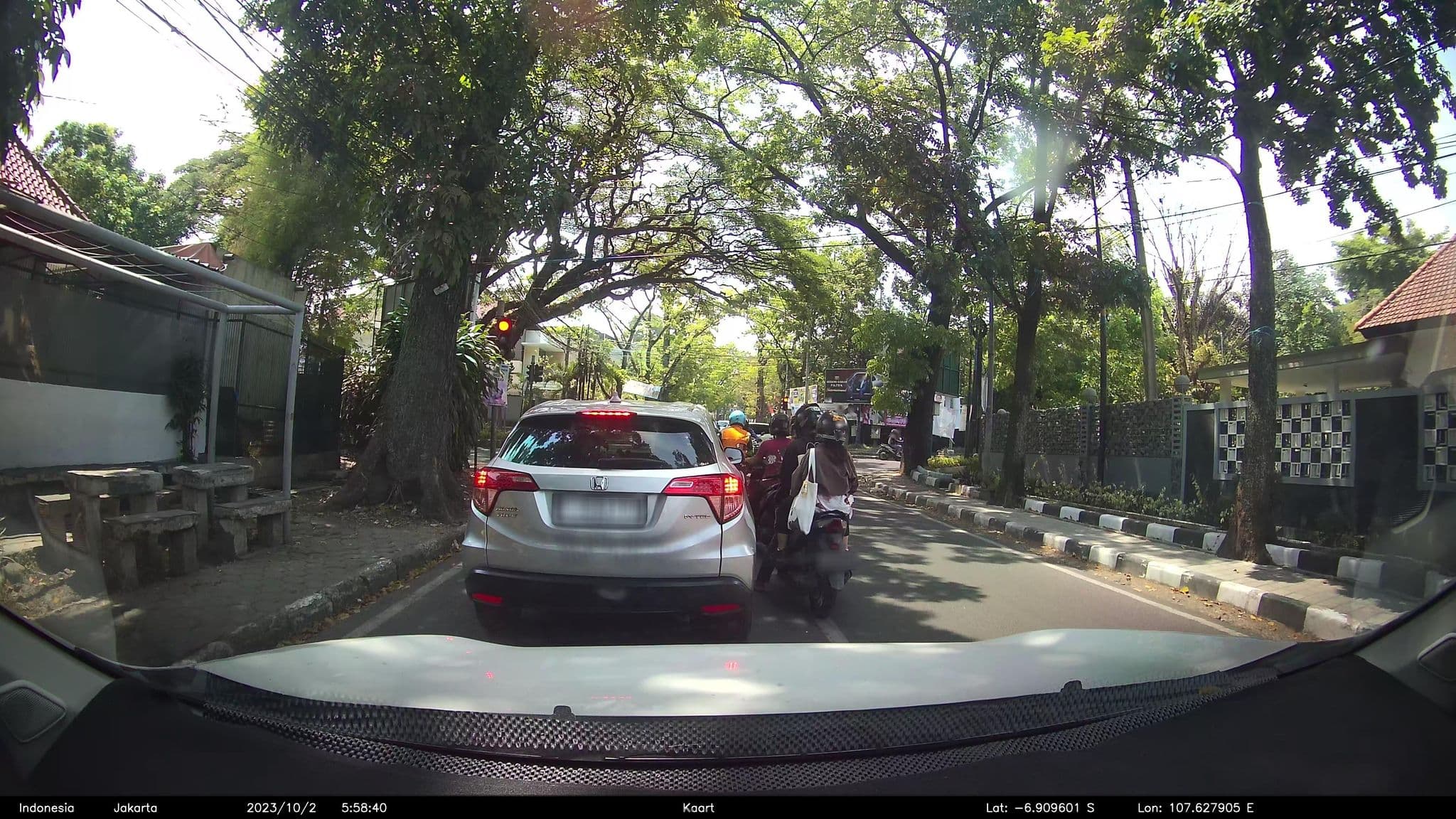 Street view near Hotel Maju, Bandung — © kaart5 (CC BY-SA · Mapillary)