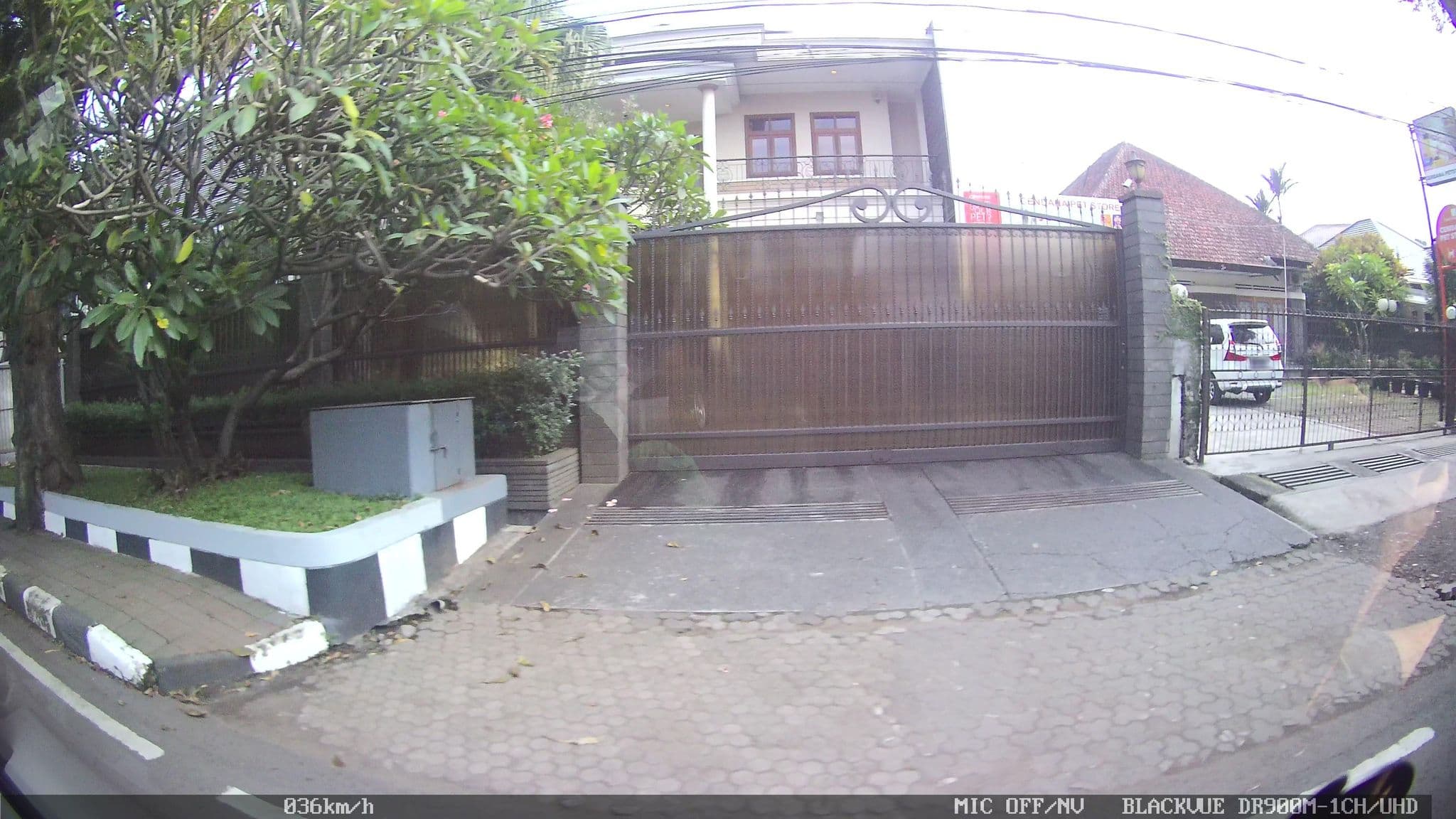 Street view near Transit houses, Bandung — © kaart5 (CC BY-SA · Mapillary)