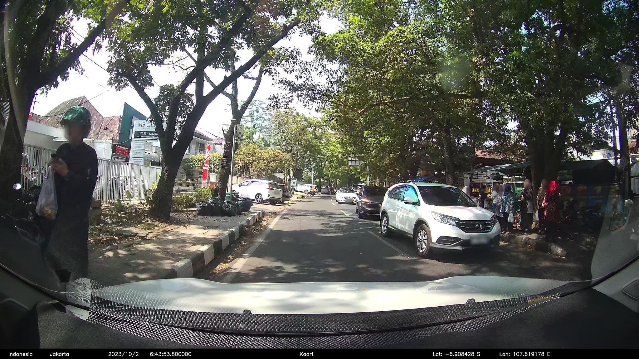 Street view near Galeri Hotel Ciumbuleuit, Bandung — © kaart5 (CC BY-SA · Mapillary)