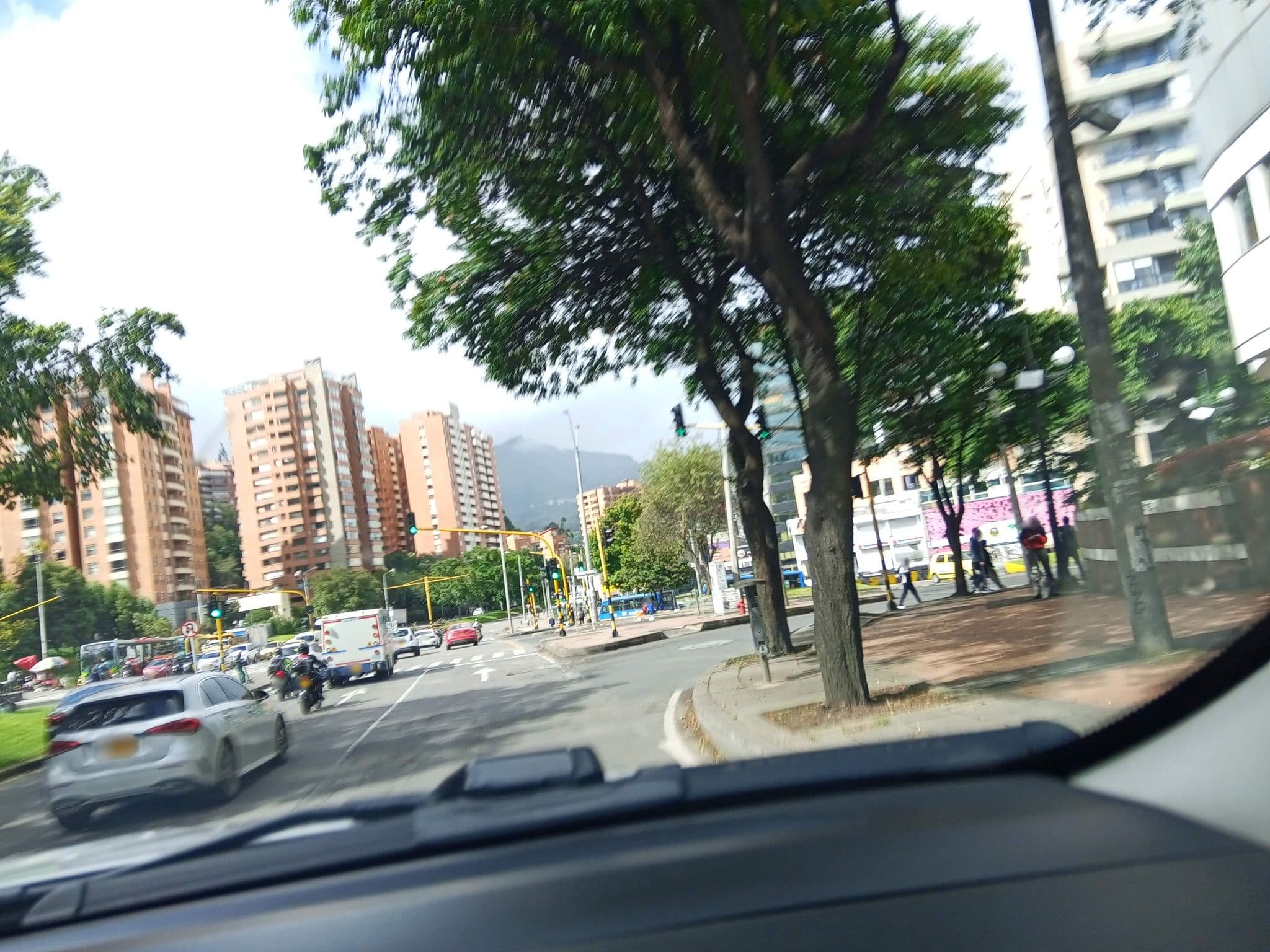 Street view near Bogotá Regency, Barrio San Luis