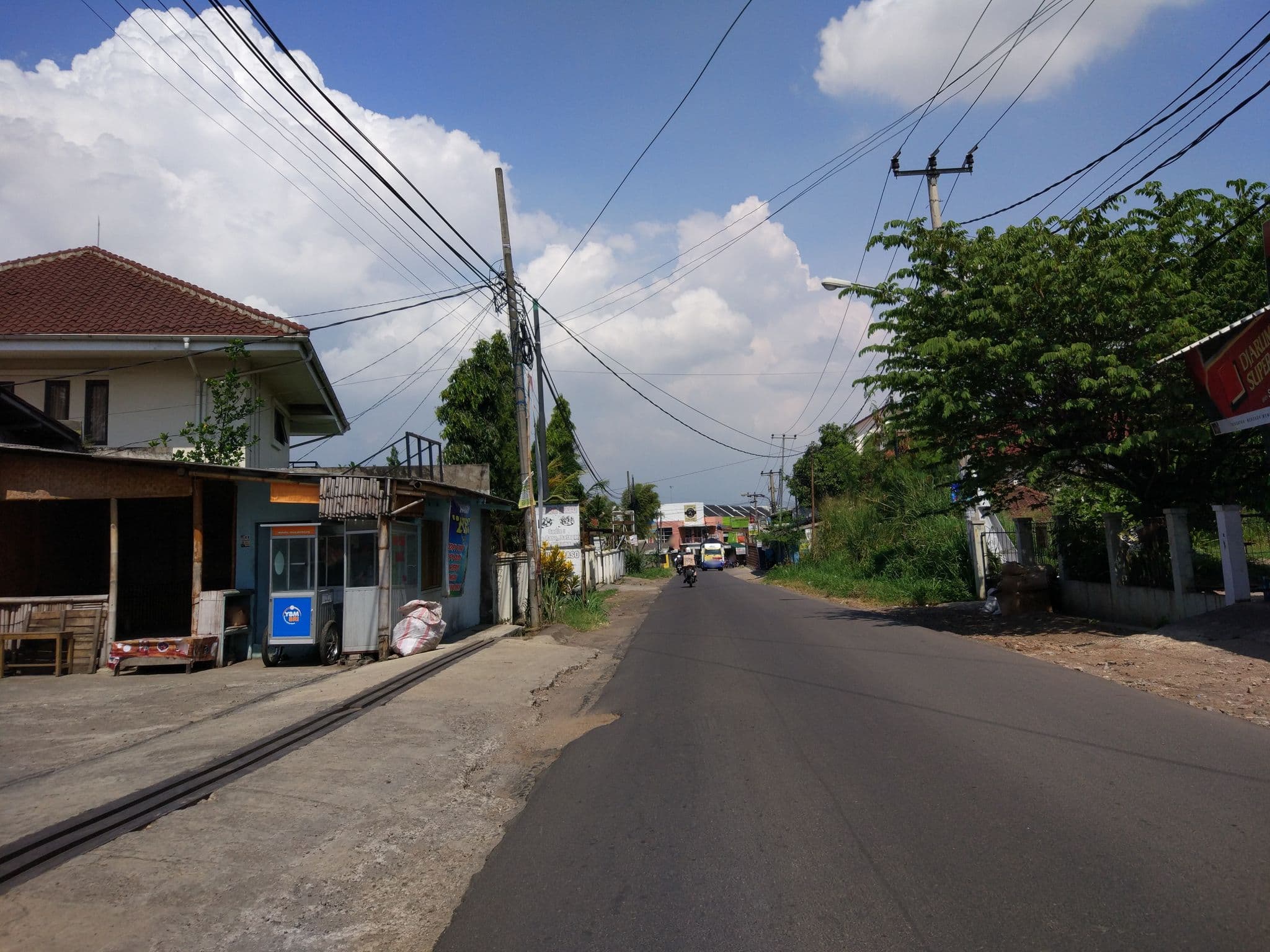 Street view near Casa de la Madre, Cileunyi — © dirgam (CC BY-SA · Mapillary)