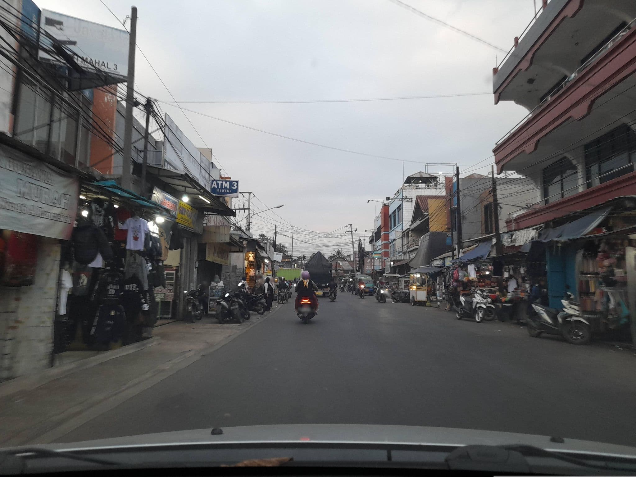 Street view near The Trawangan Resort Lombok, Cileunyi — © Kaart_Local (CC BY-SA · Mapillary)