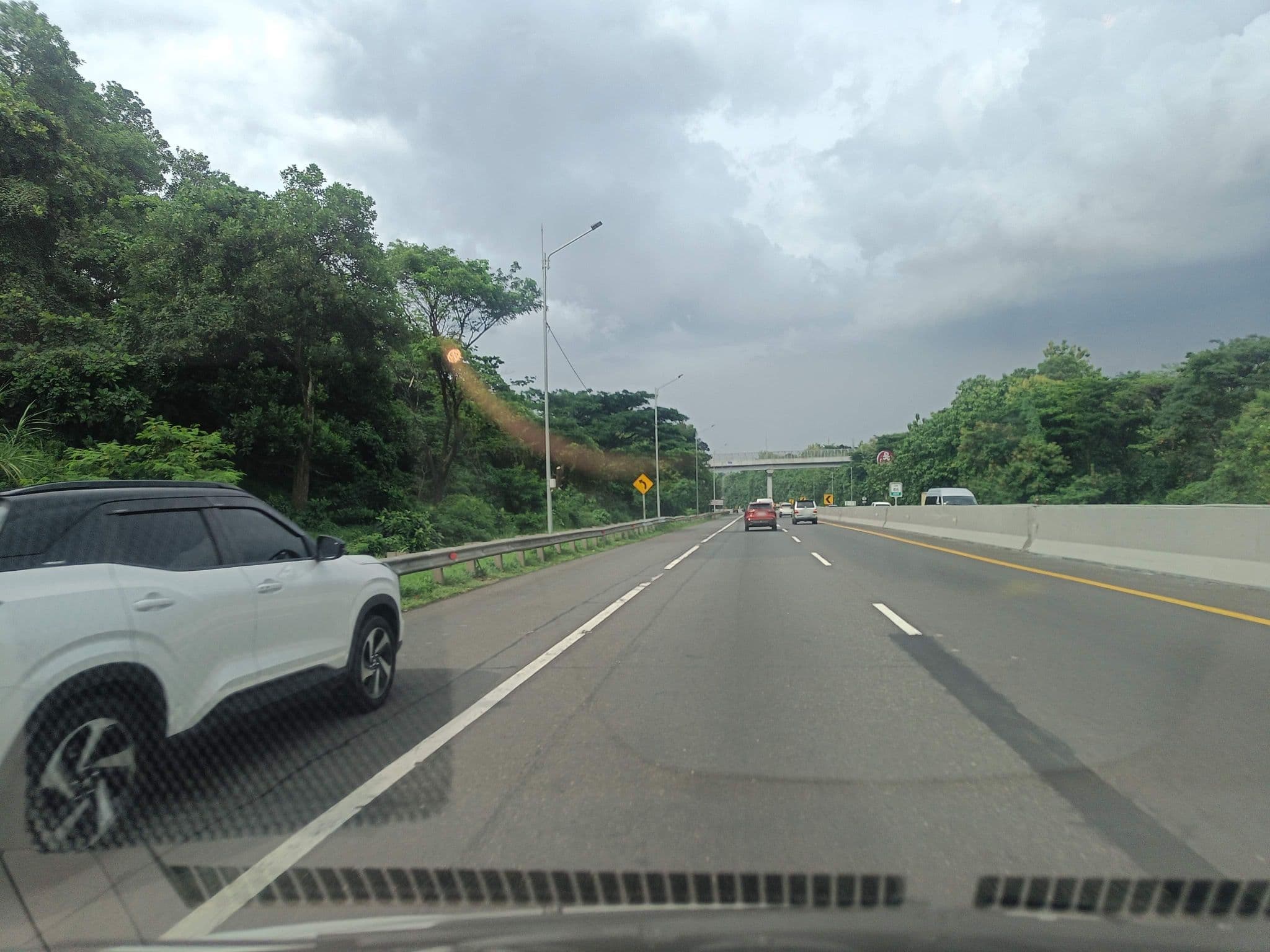 Street view near KM 75, Purwakarta — © hen0ch (CC BY-SA · Mapillary)