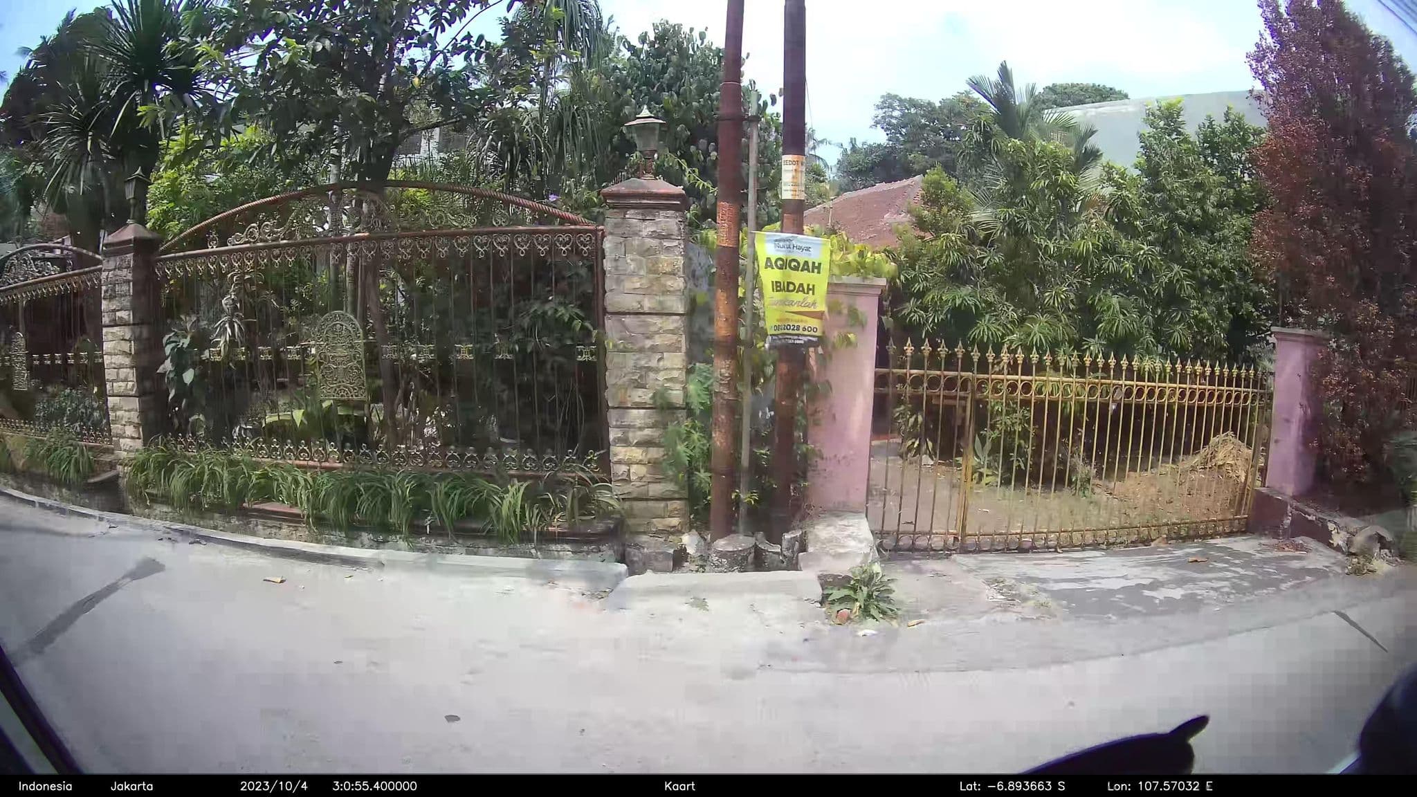 Street view near Premier Suite Room @ Padma Hotel Bandung, Cimahi — © kaart5 (CC BY-SA · Mapillary)