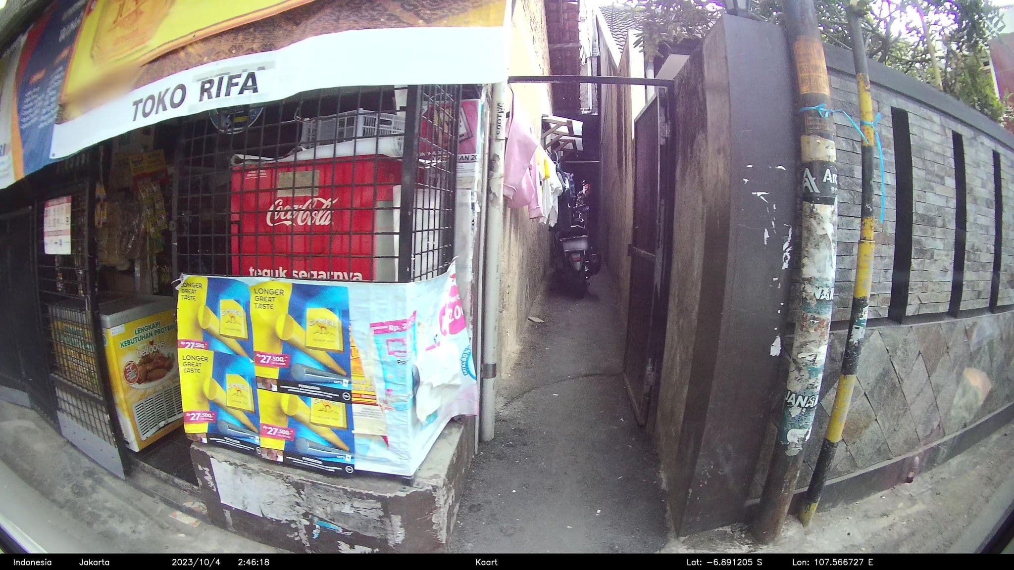 Street view near Radio Backpackers Guesthouse, Cimahi — © kaart5 (CC BY-SA · Mapillary)