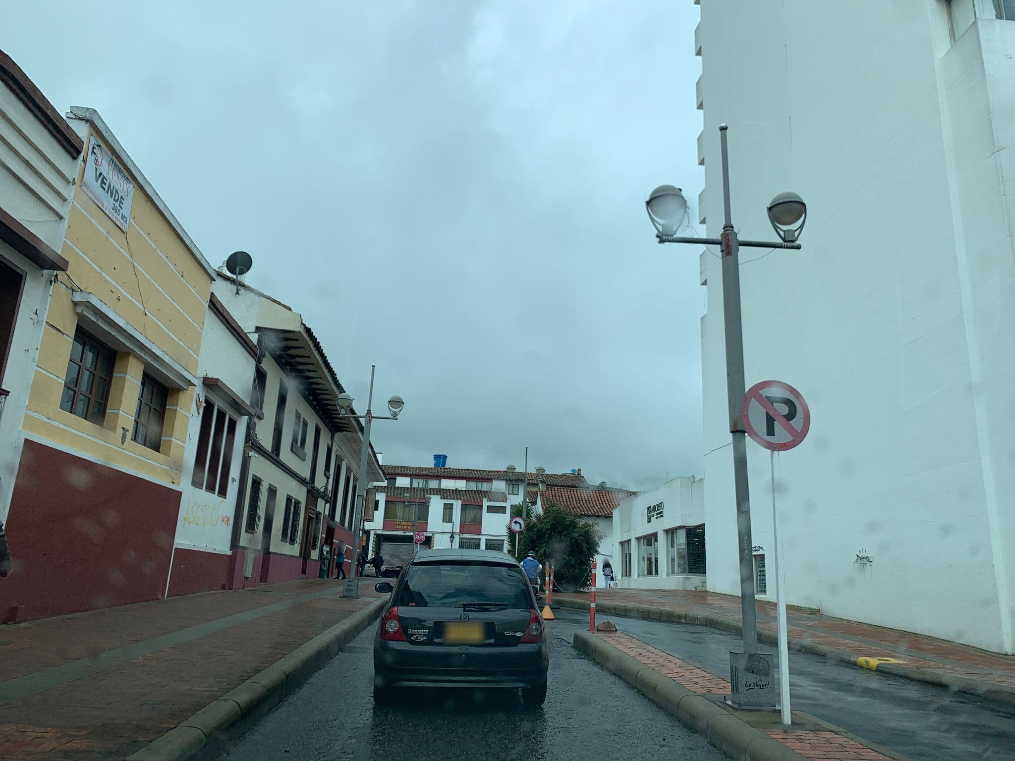 Street view near Hotel Hunza, Tunja — © javiersneider (CC BY-SA · Mapillary)