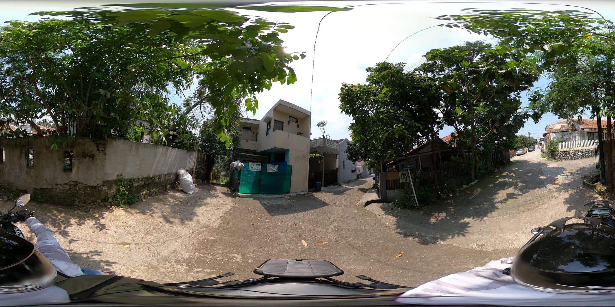 Street view near Green Sariwangi, Cimahi — © Kaart_Local (CC BY-SA · Mapillary)