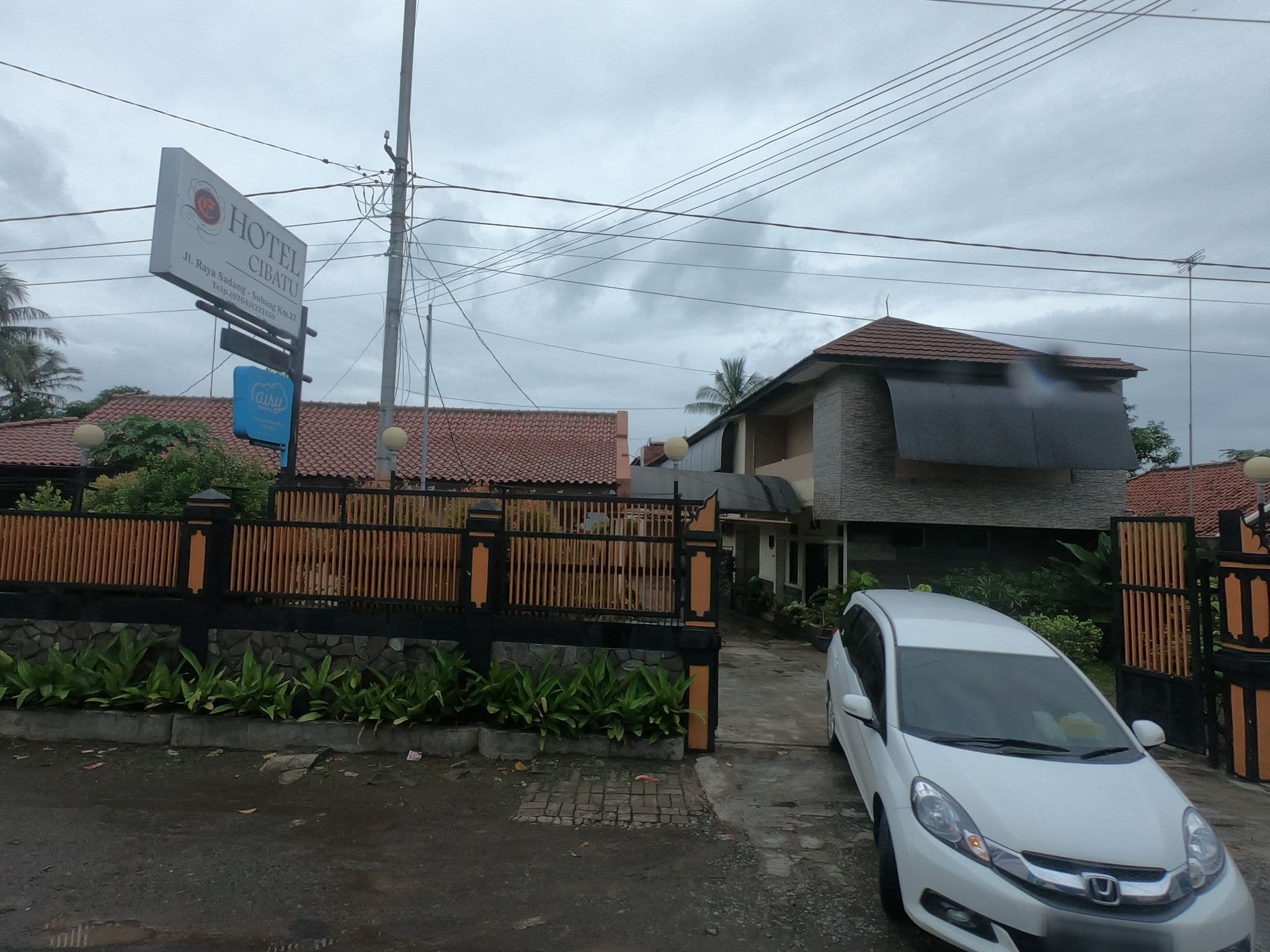 Street view near Hotel Cibatu, Purwakarta — © stannyardhya (CC BY-SA · Mapillary)