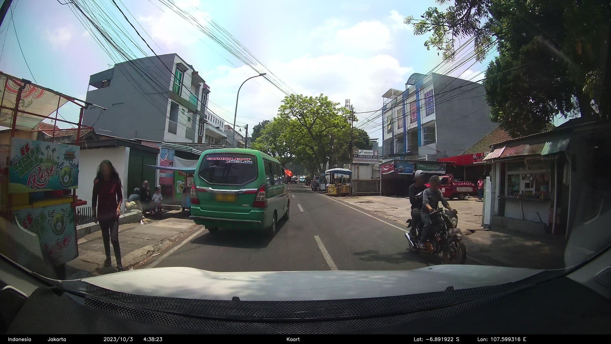 Street view near kost Bu Tini Nasi Kuning, Bandung — © kaart5 (CC BY-SA · Mapillary)