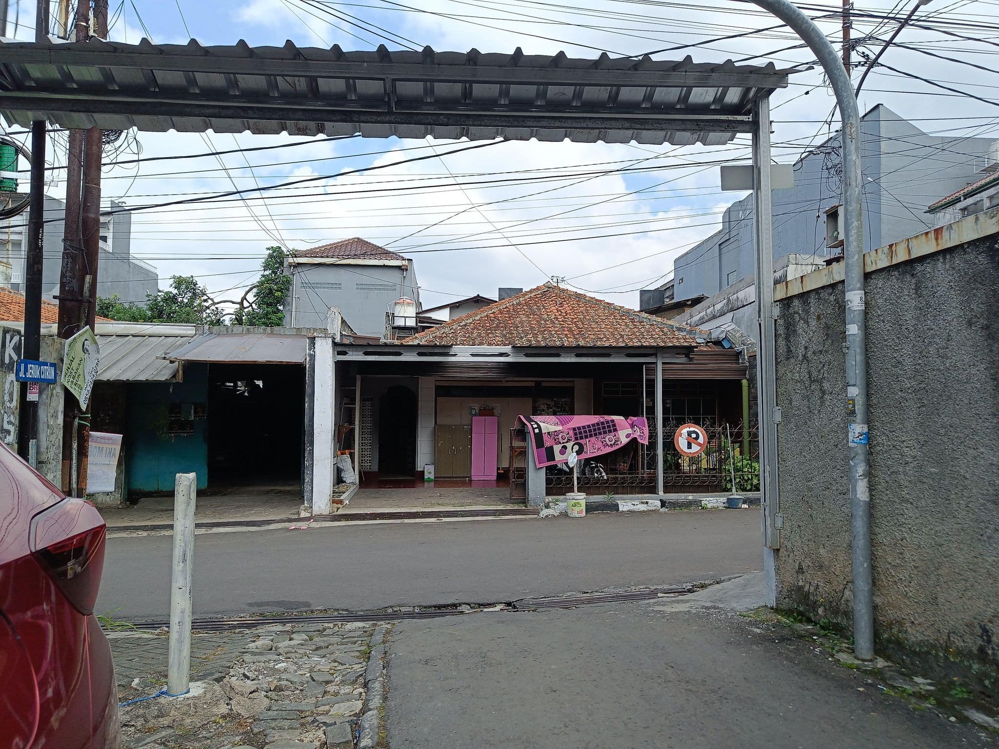 Street view near Verona hotel, Bandung — © hen0ch (CC BY-SA · Mapillary)
