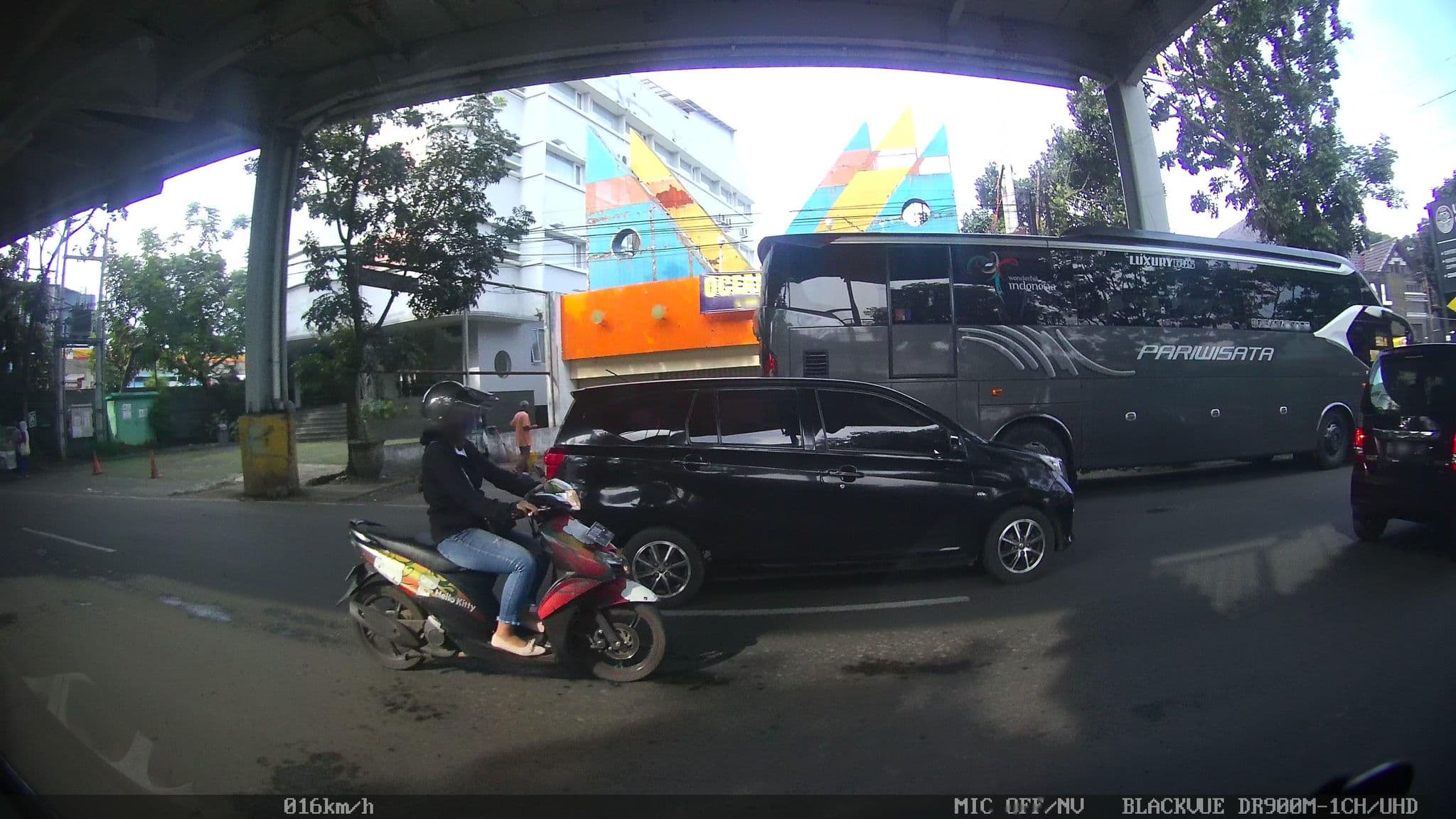 Street view near Hotel Kembang, Bandung — © kaart_2 (CC BY-SA · Mapillary)