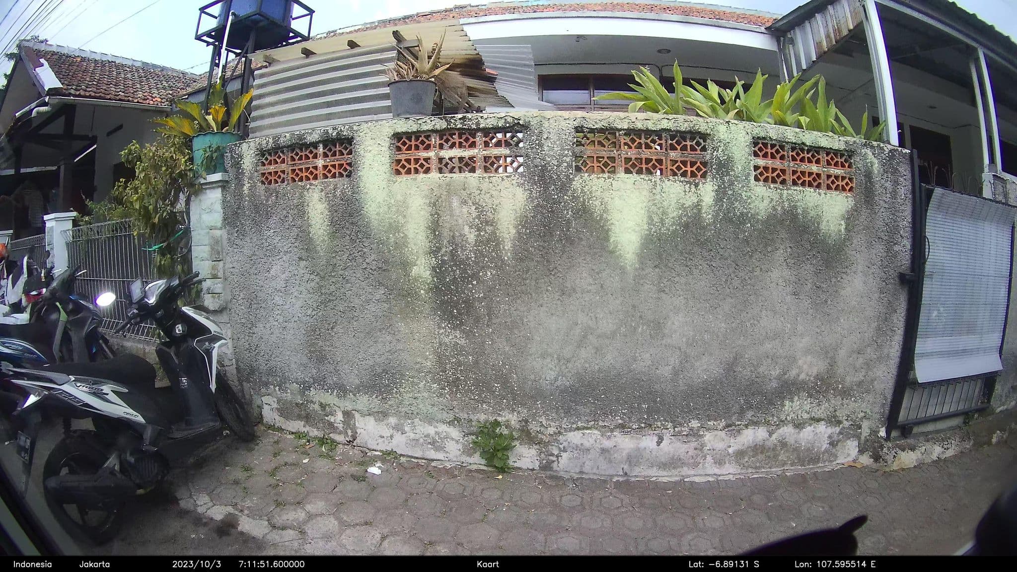 Street view near Jadul village resort & Spa,cihideung Bandung, Bandung — © kaart5 (CC BY-SA · Mapillary)