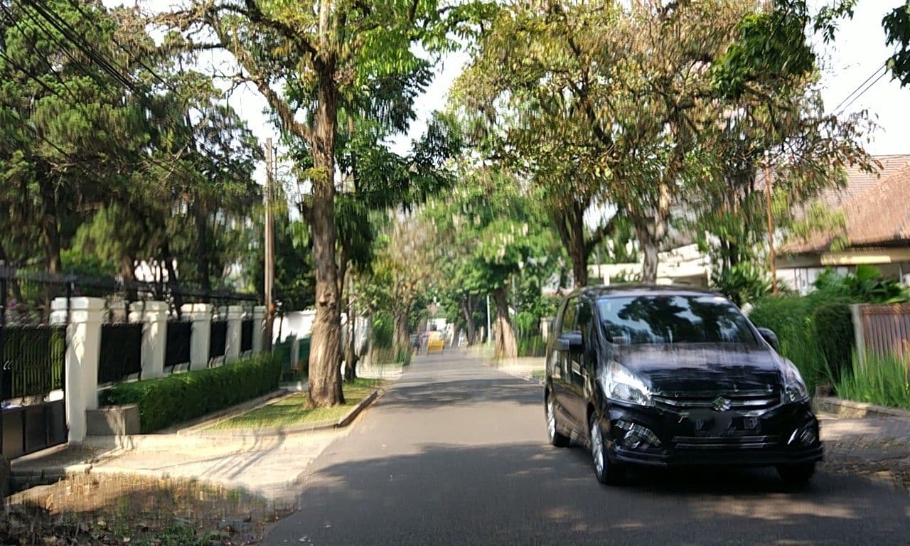 Street view near De Hoff Cihampelas Cottage & Guest House By HouseinBandung.com, Bandung — © dirgam (CC BY-SA · Mapillary)