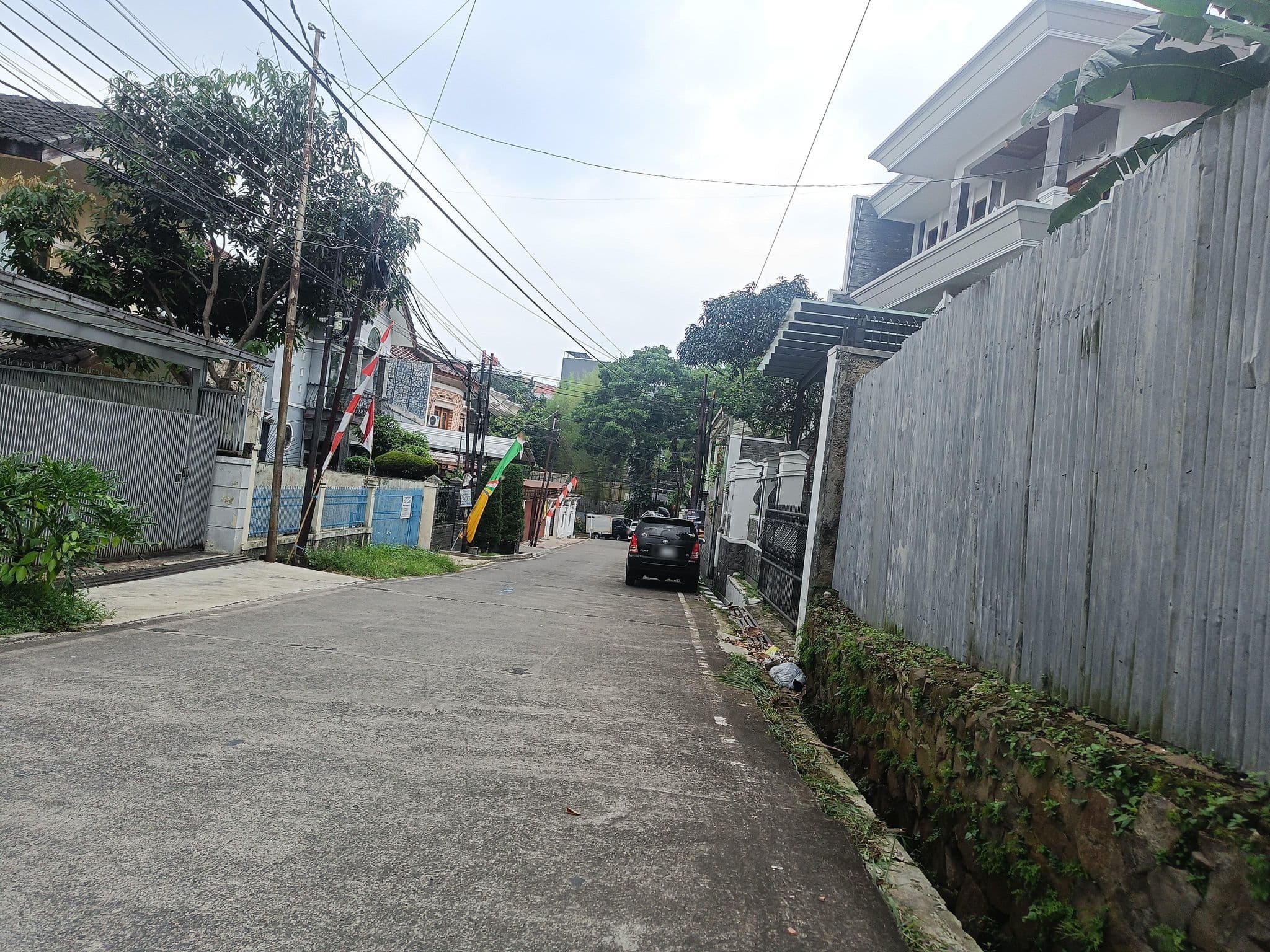 Street view near Fakultas Kedokteran, Bandung — © hen0ch (CC BY-SA · Mapillary)