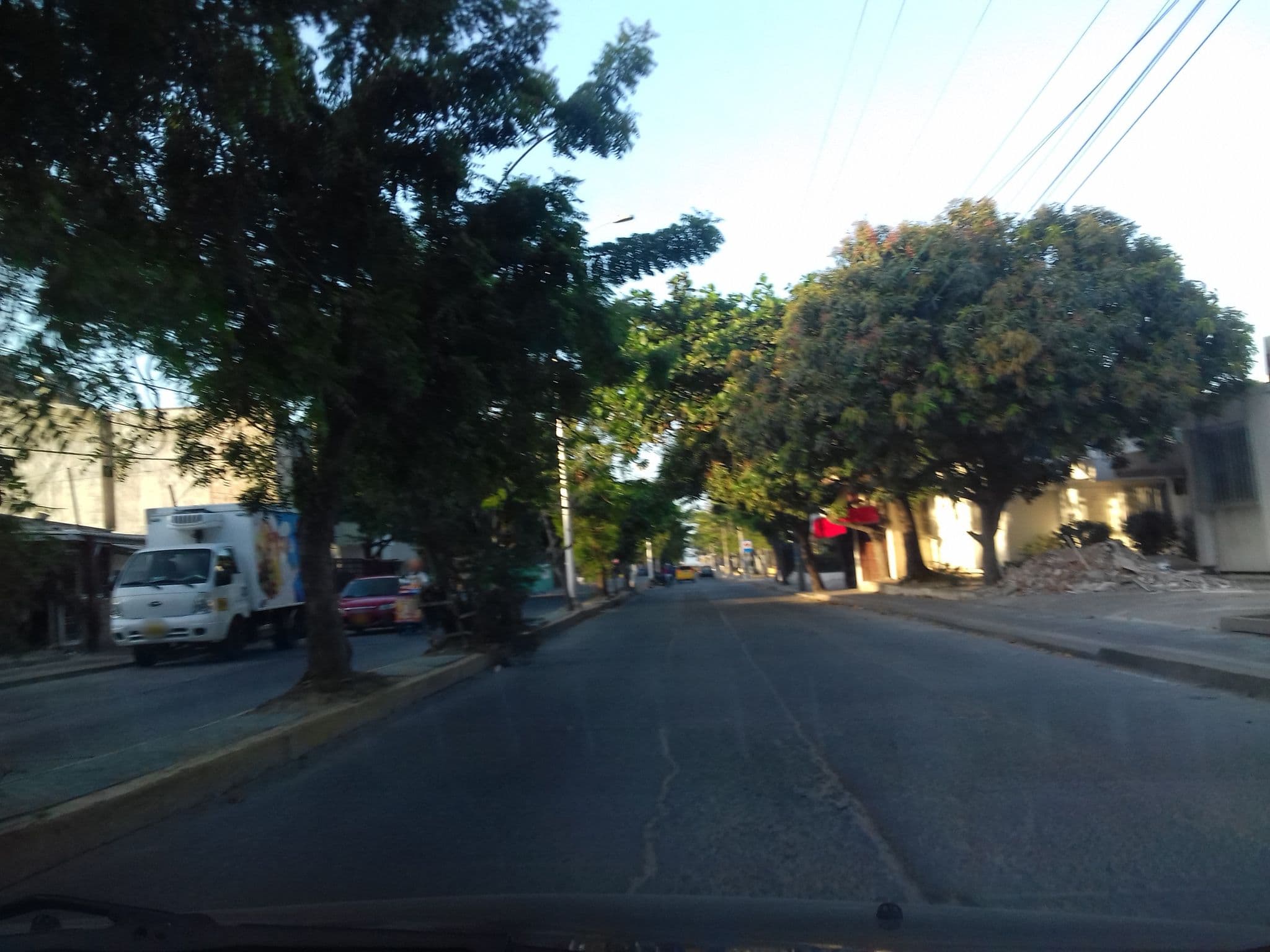 Street view near edifice for De jacy, Riohacha