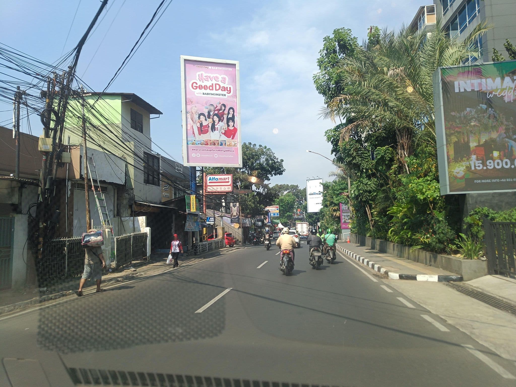 Street view near H Clarity Cihampelas bandung, Bandung — © hen0ch (CC BY-SA · Mapillary)