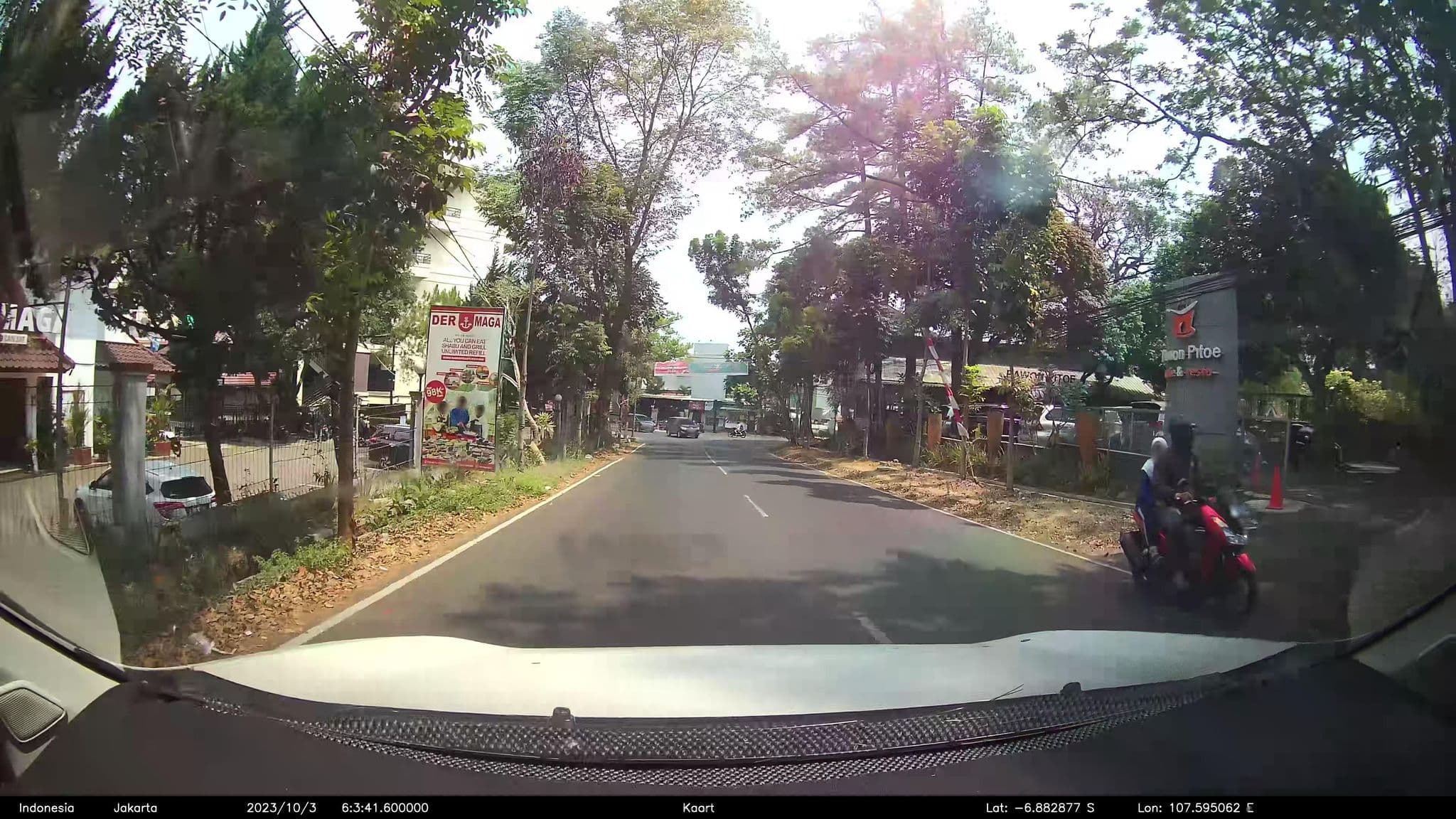Street view near Hotel Karang Setra Ruang Meeting Burangrang 3, Bandung — © kaart5 (CC BY-SA · Mapillary)