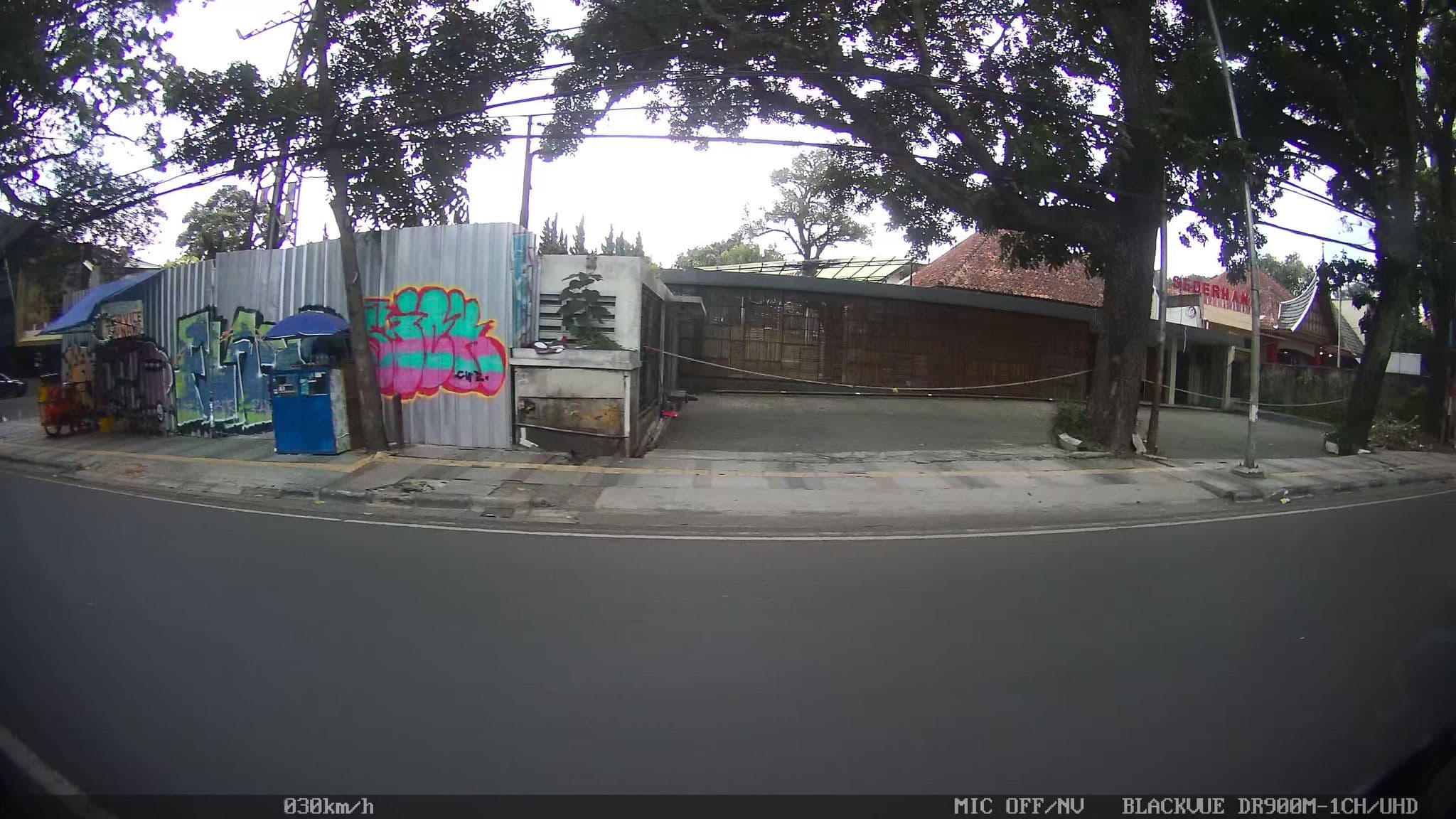 Street view near Setiabudhi Guest House, Bandung — © kaart_2 (CC BY-SA · Mapillary)
