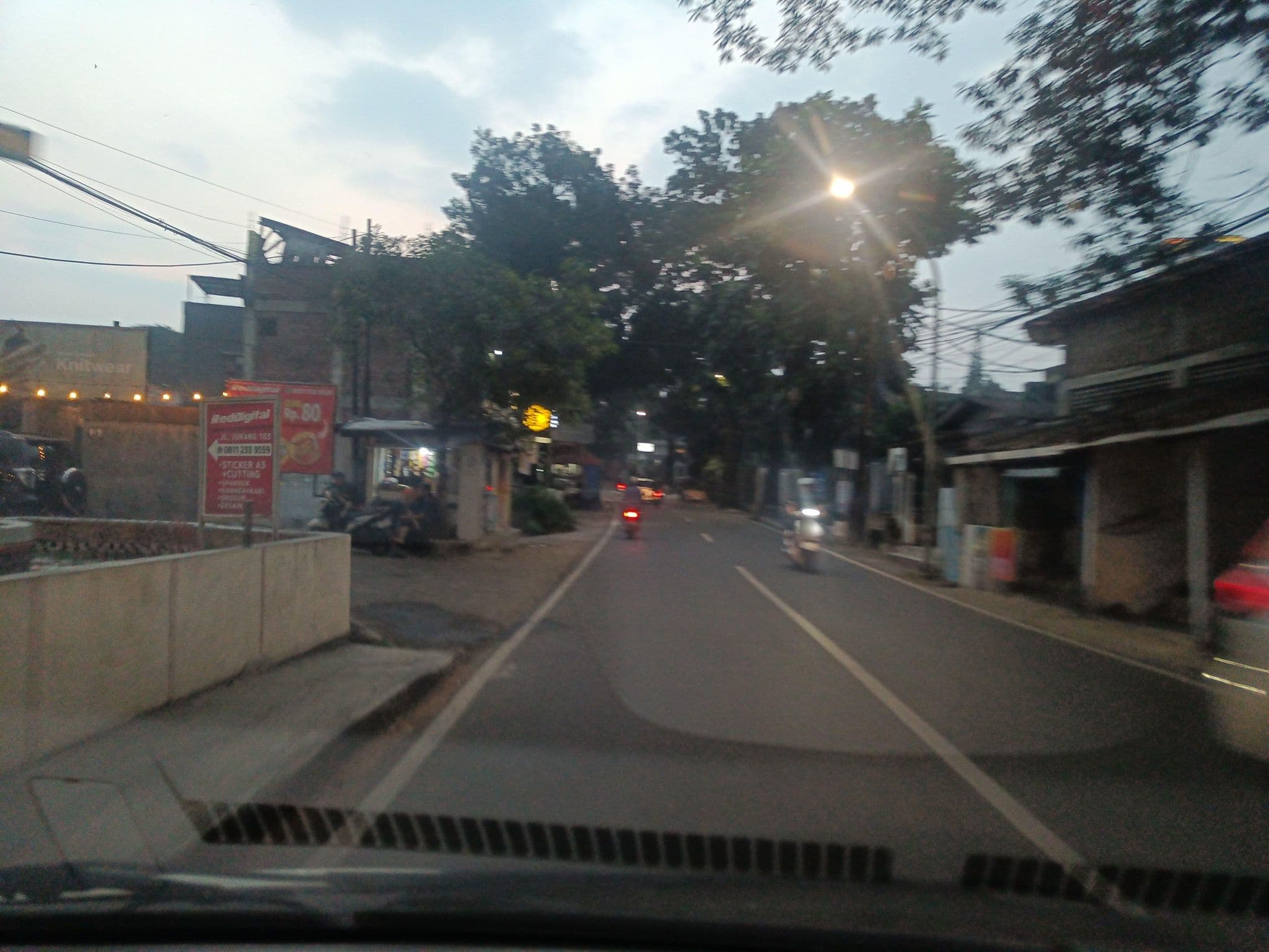 Street view near Hotel 3 intan, Bandung — © hen0ch (CC BY-SA · Mapillary)