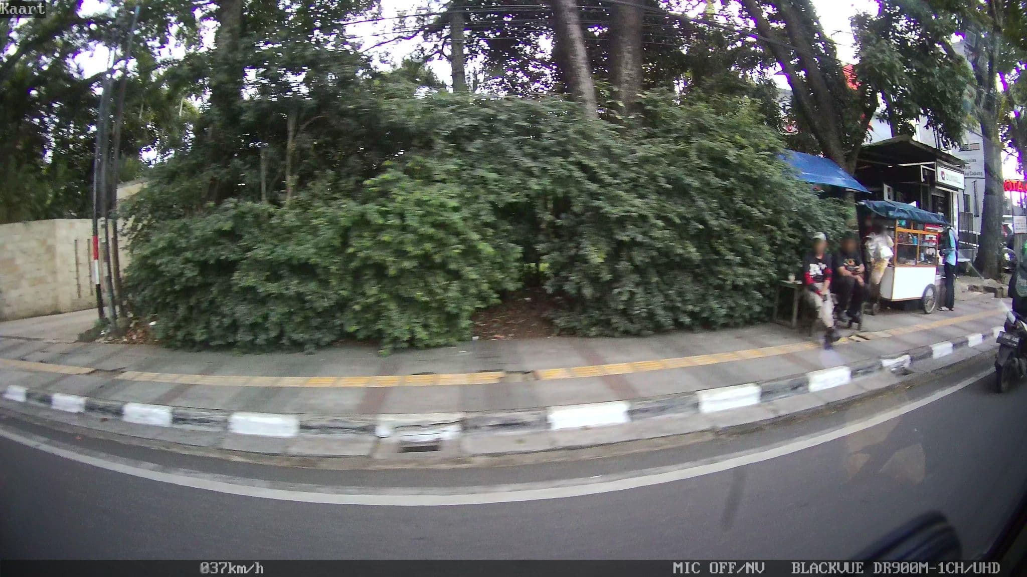 Street view near Hemangini Hotel, Bandung — © kaart_2 (CC BY-SA · Mapillary)