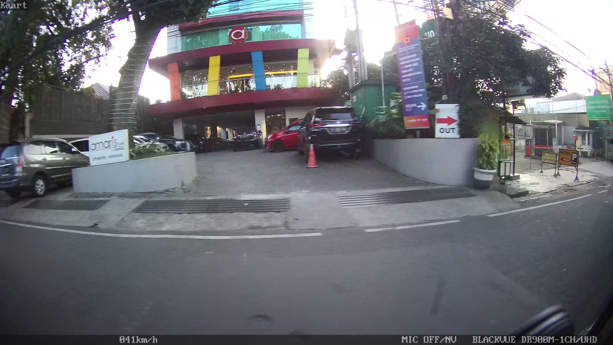 Street view near Grand Seriti Hotel, Bandung — © kaart_2 (CC BY-SA · Mapillary)
