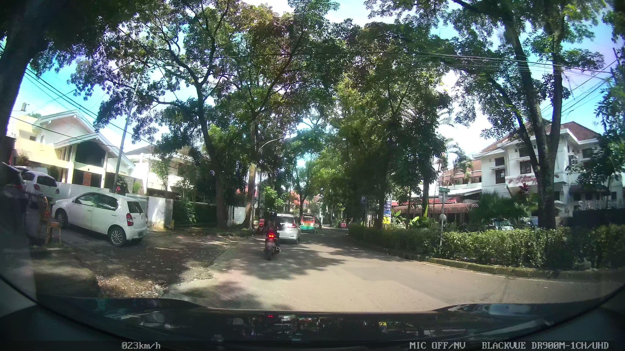 Street view near Sawunggaling Room (Bumi Sawunggaling Hotel), Bandung — © kaart5 (CC BY-SA · Mapillary)